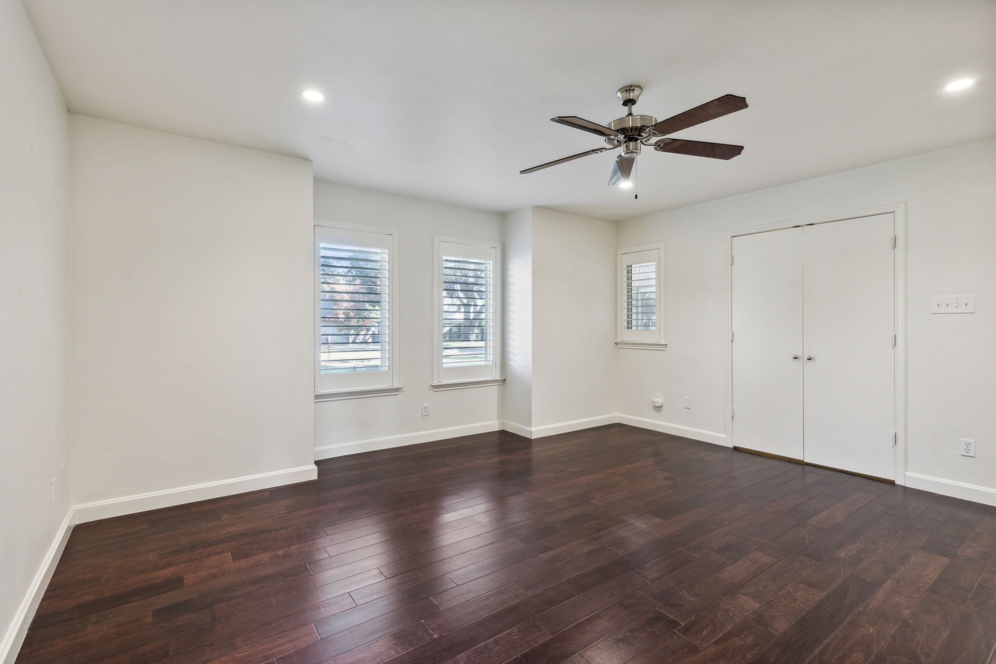 1800 Villanova Drive