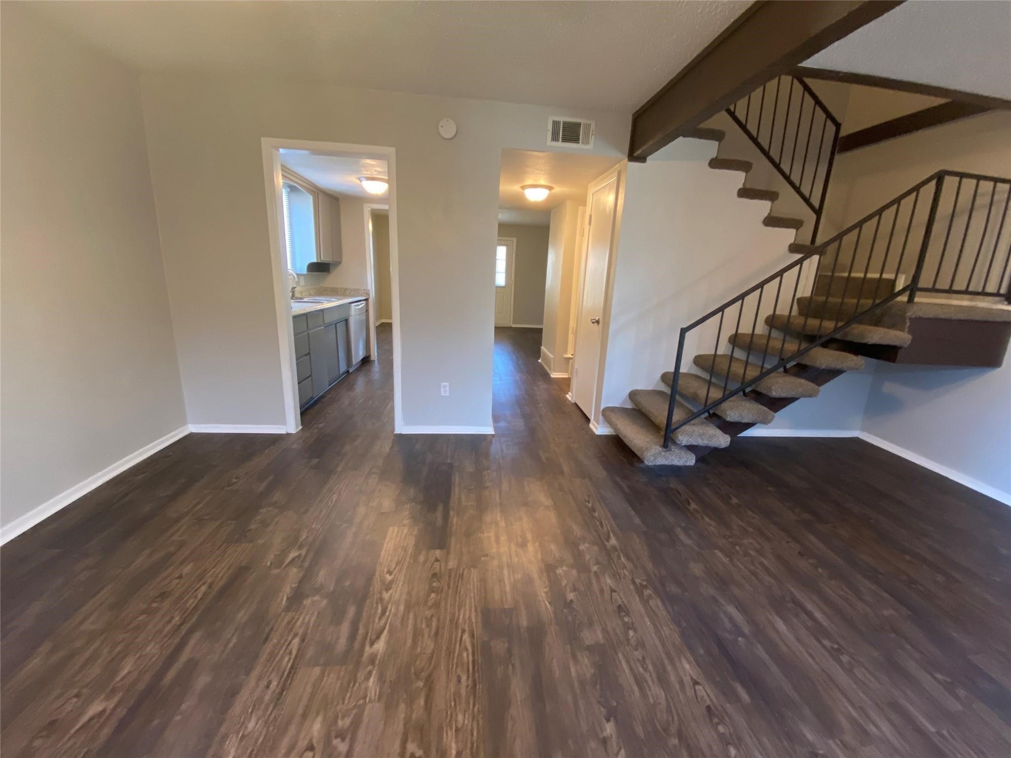 6329 Walraven Circle