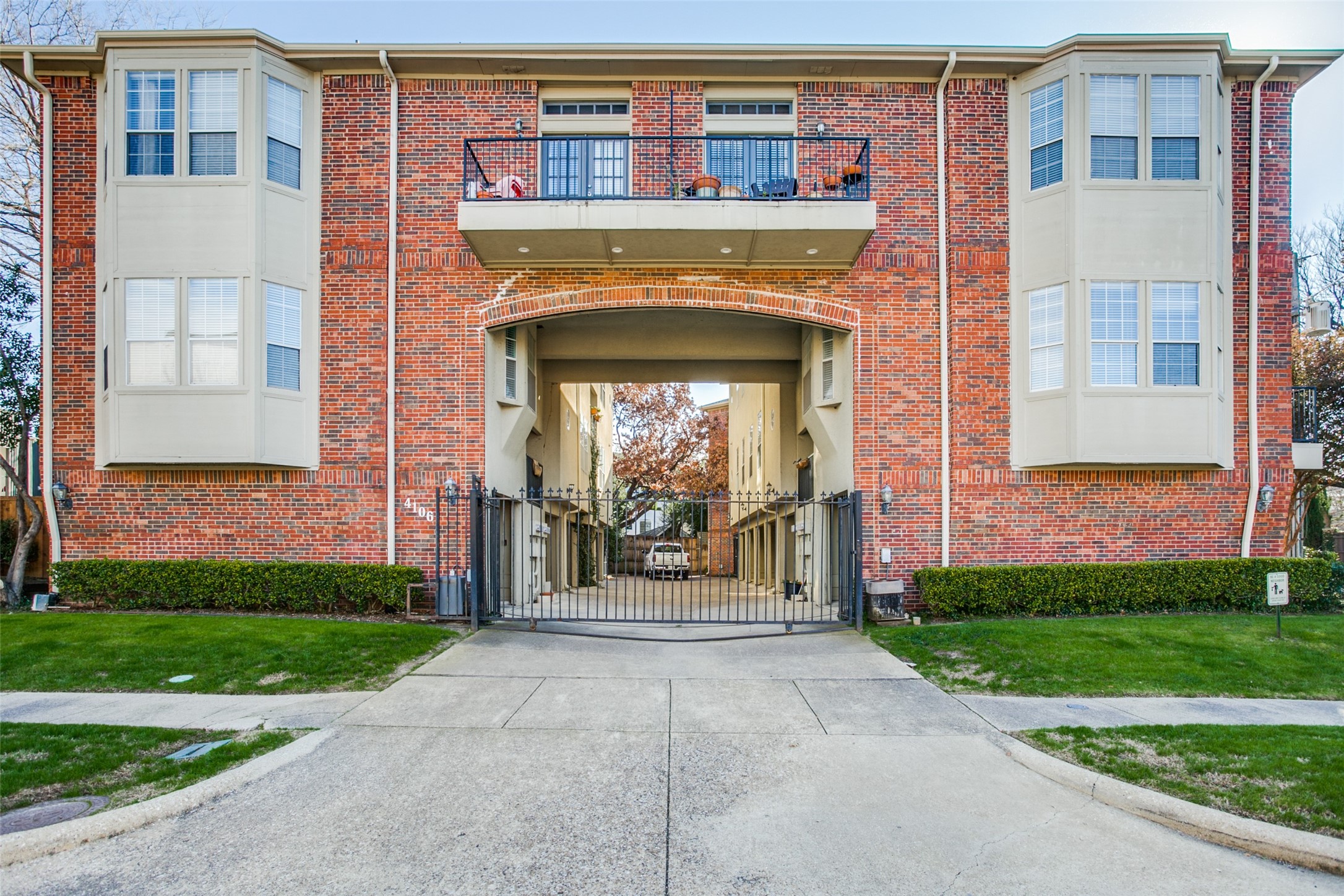 4106 Newton Avenue 108
