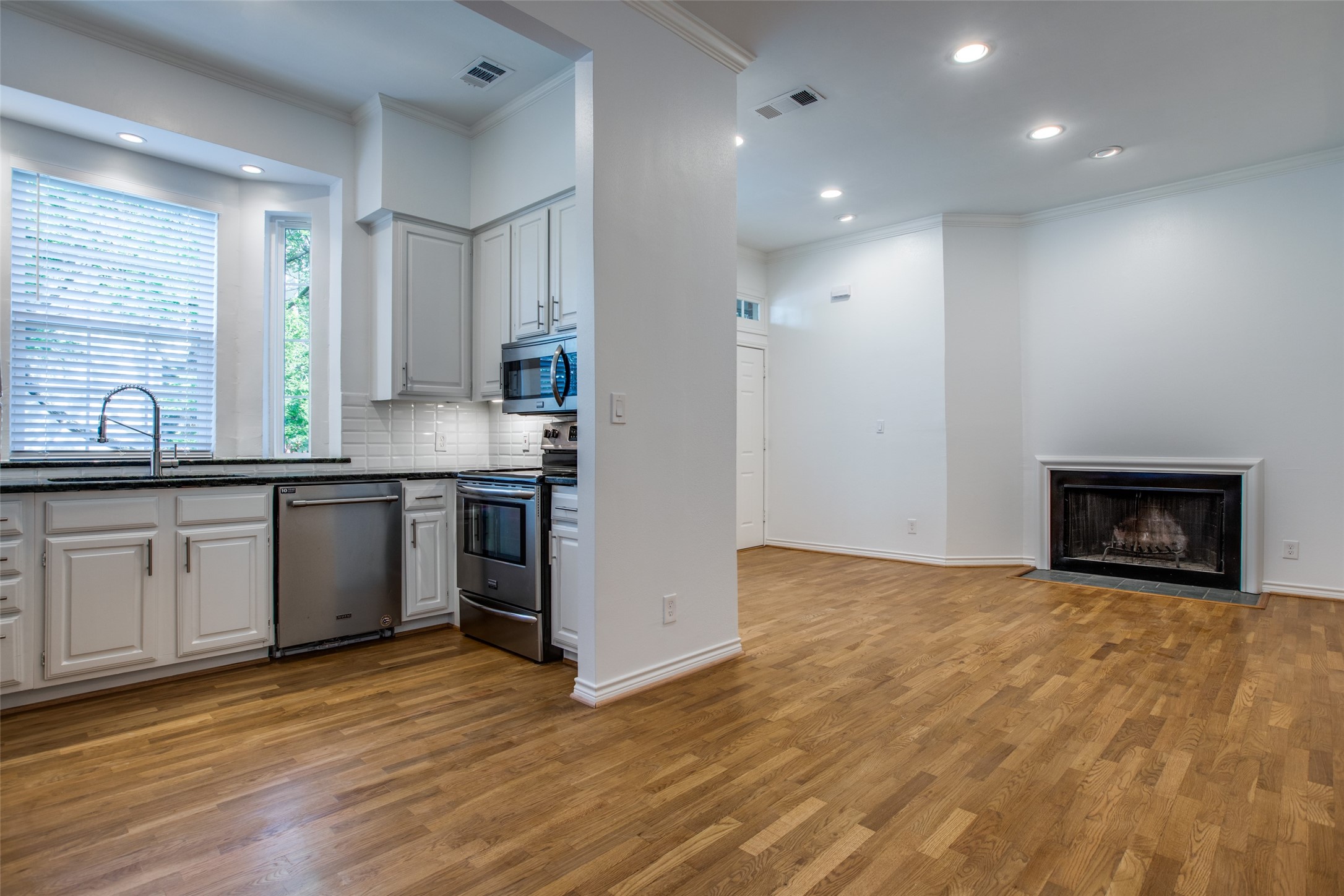 4106 Newton Avenue 108