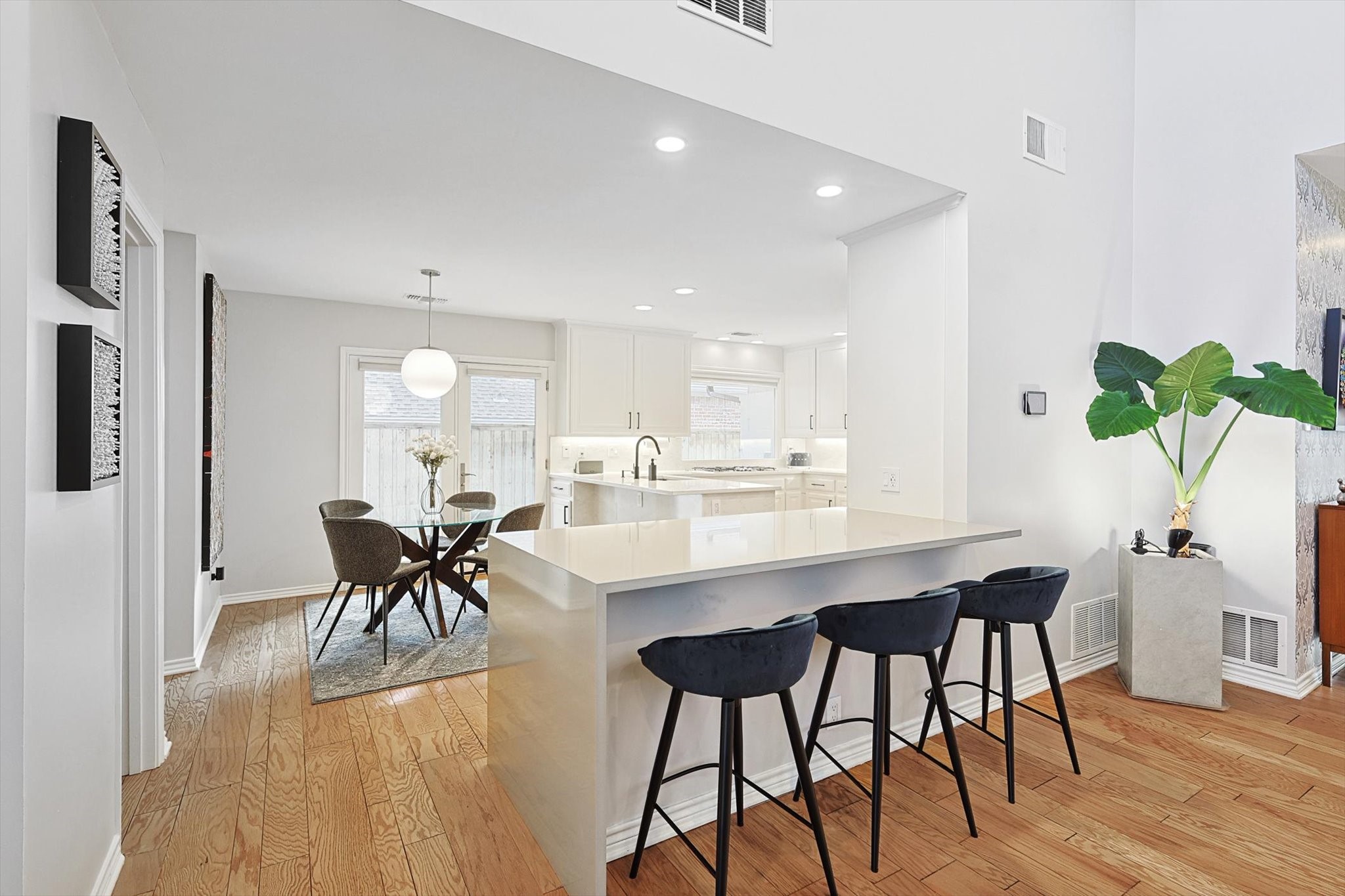 7015 Chevy Chase Avenue