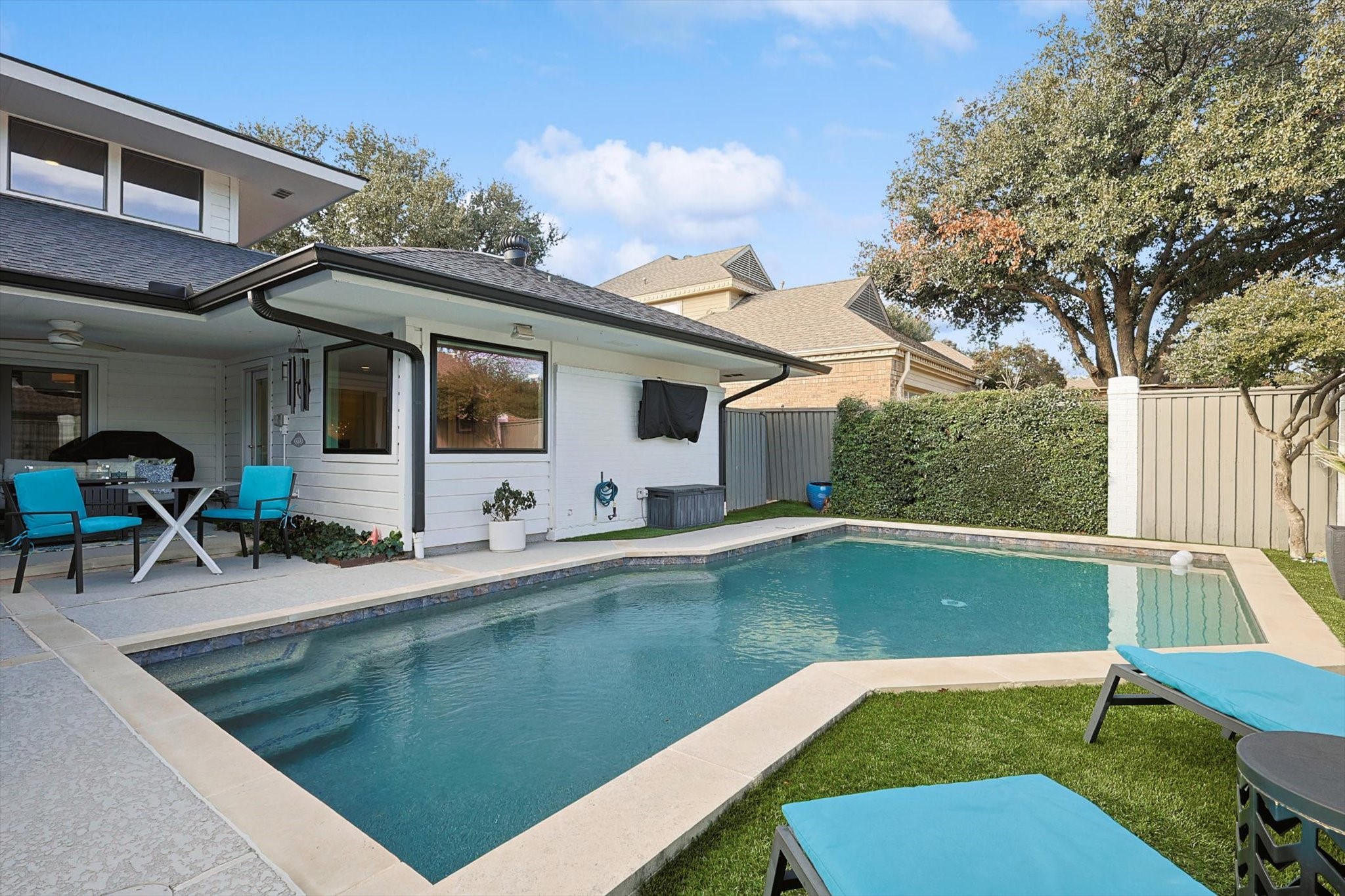 7015 Chevy Chase Avenue