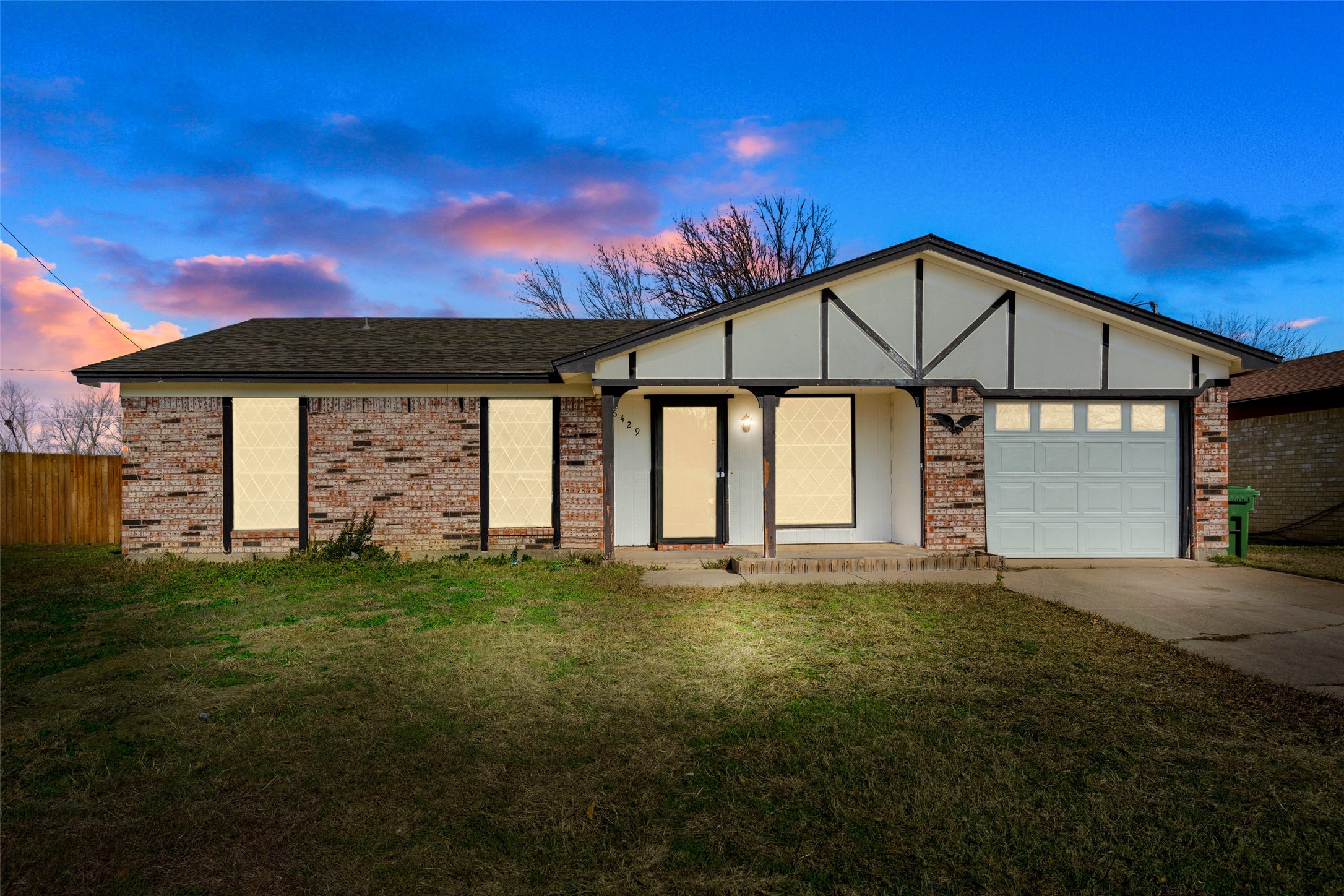 6429 Dorchester Trail