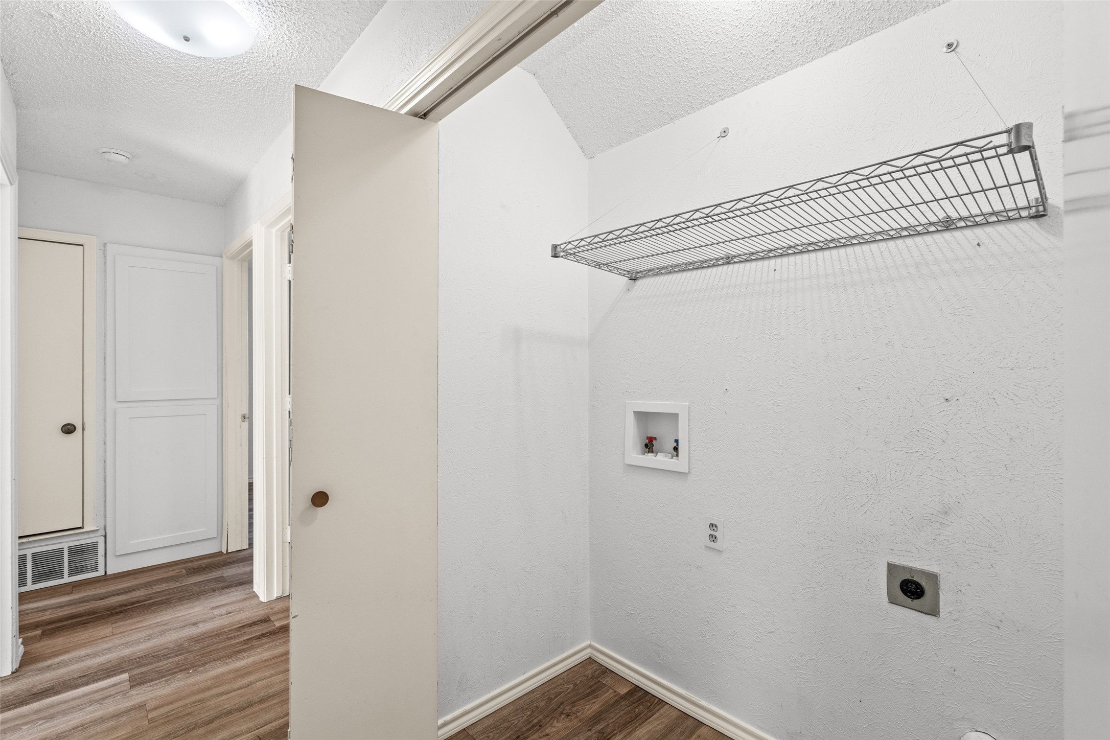 6429 Dorchester Trail