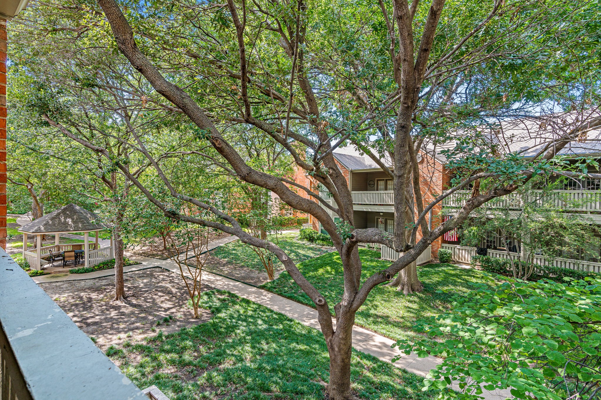 12660 Hillcrest Road 4203