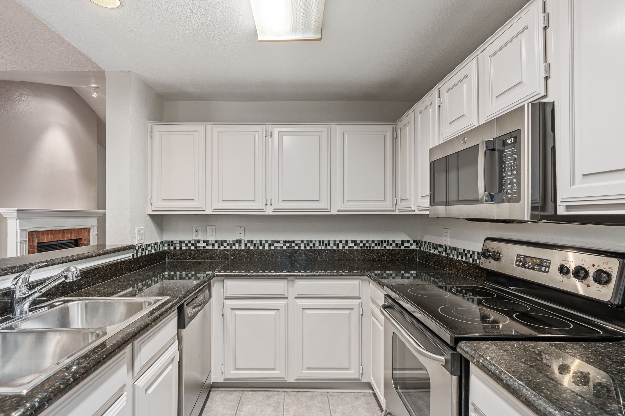 12660 Hillcrest Road 4203