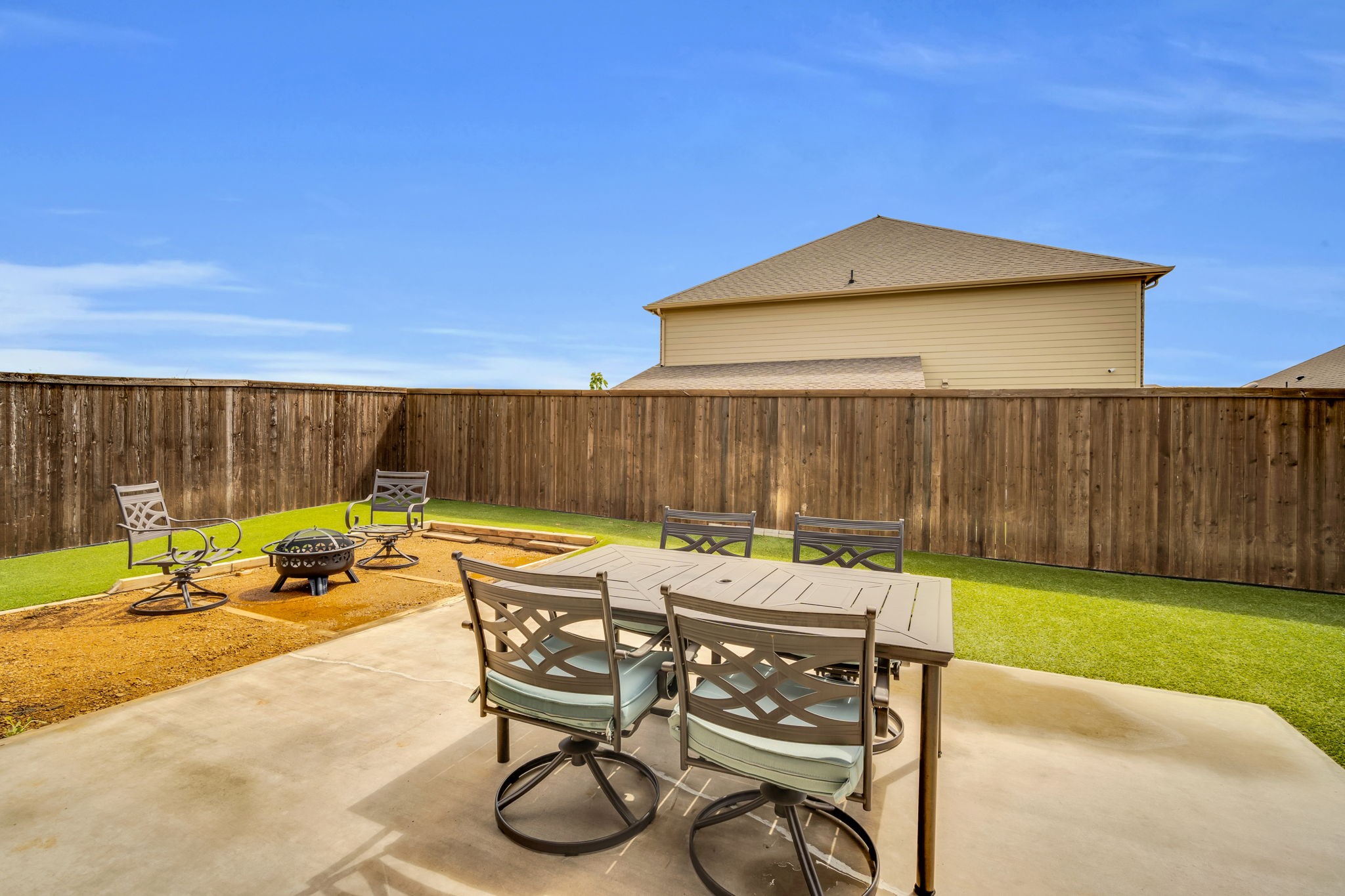 113 Colony Way