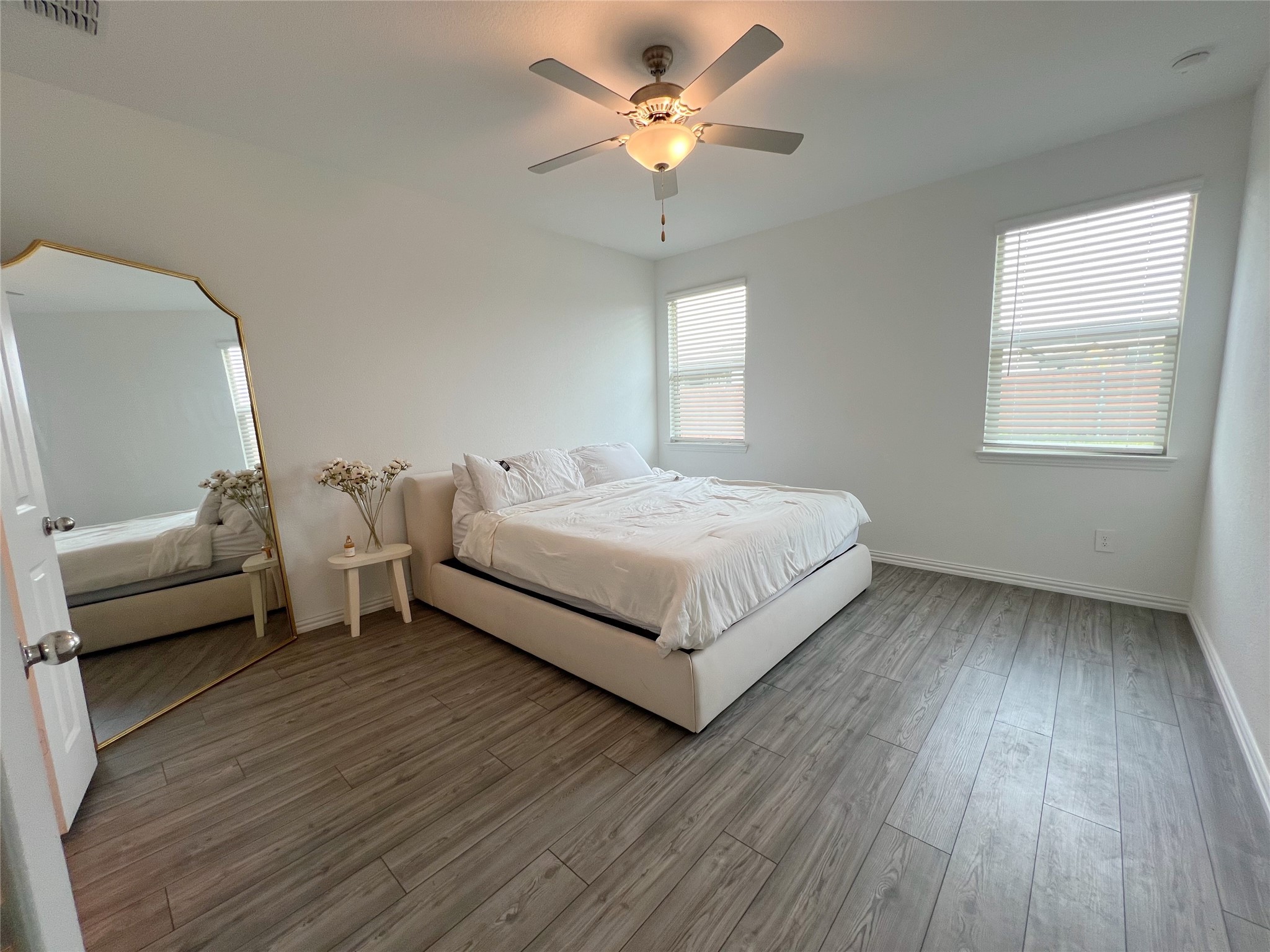 3937 Bellingham Lane