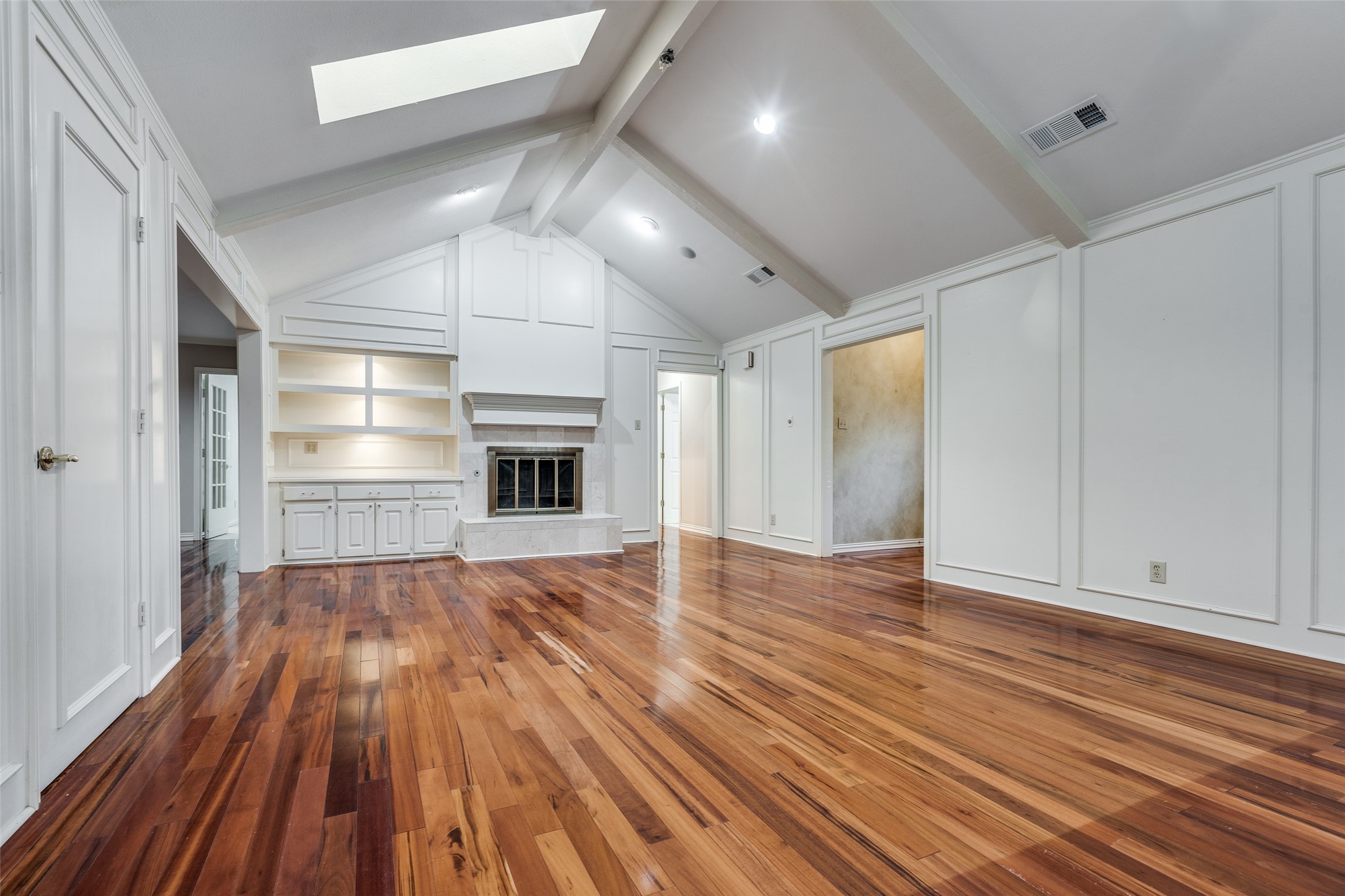 2304 Claridge Circle