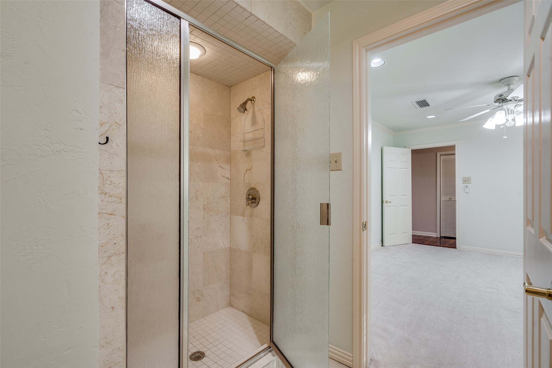 2304 Claridge Circle
