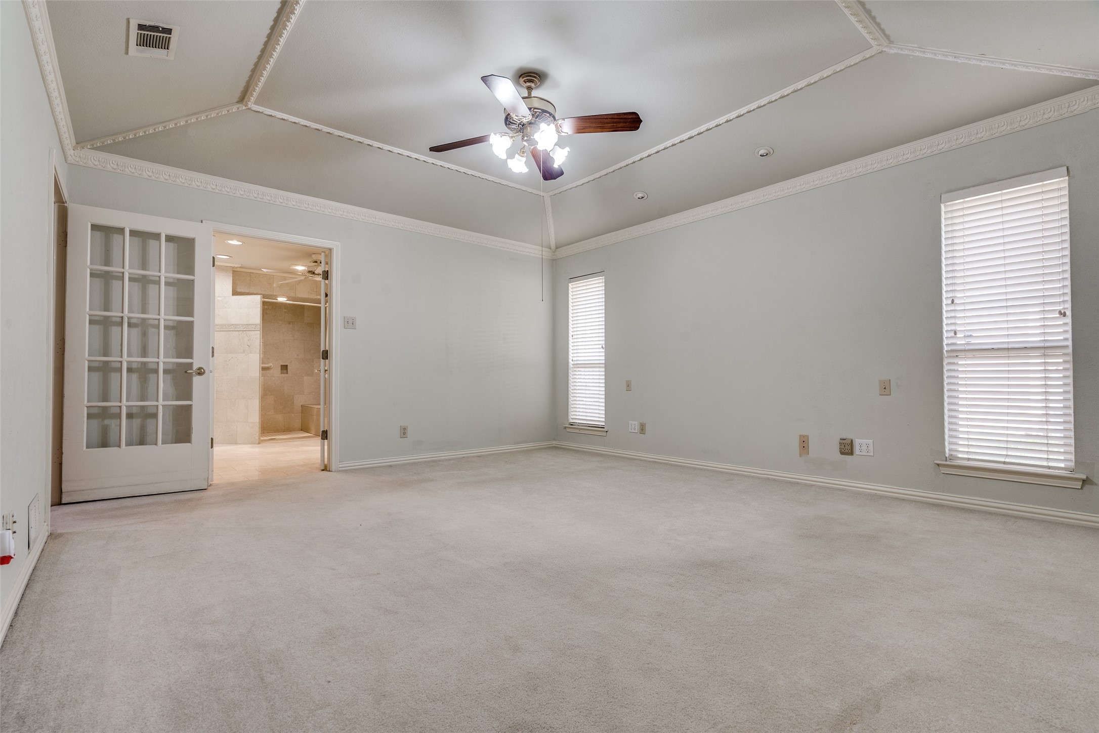 2304 Claridge Circle