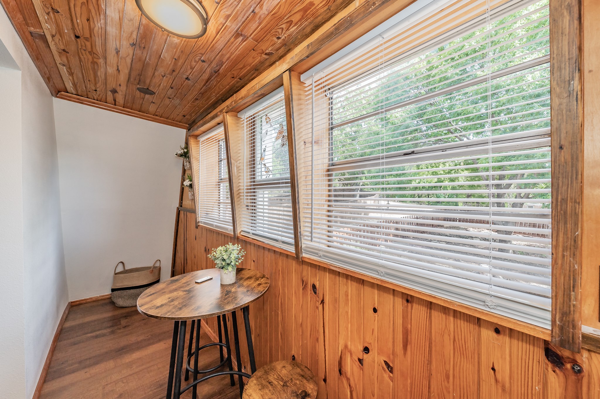 1129 Scenic Drive