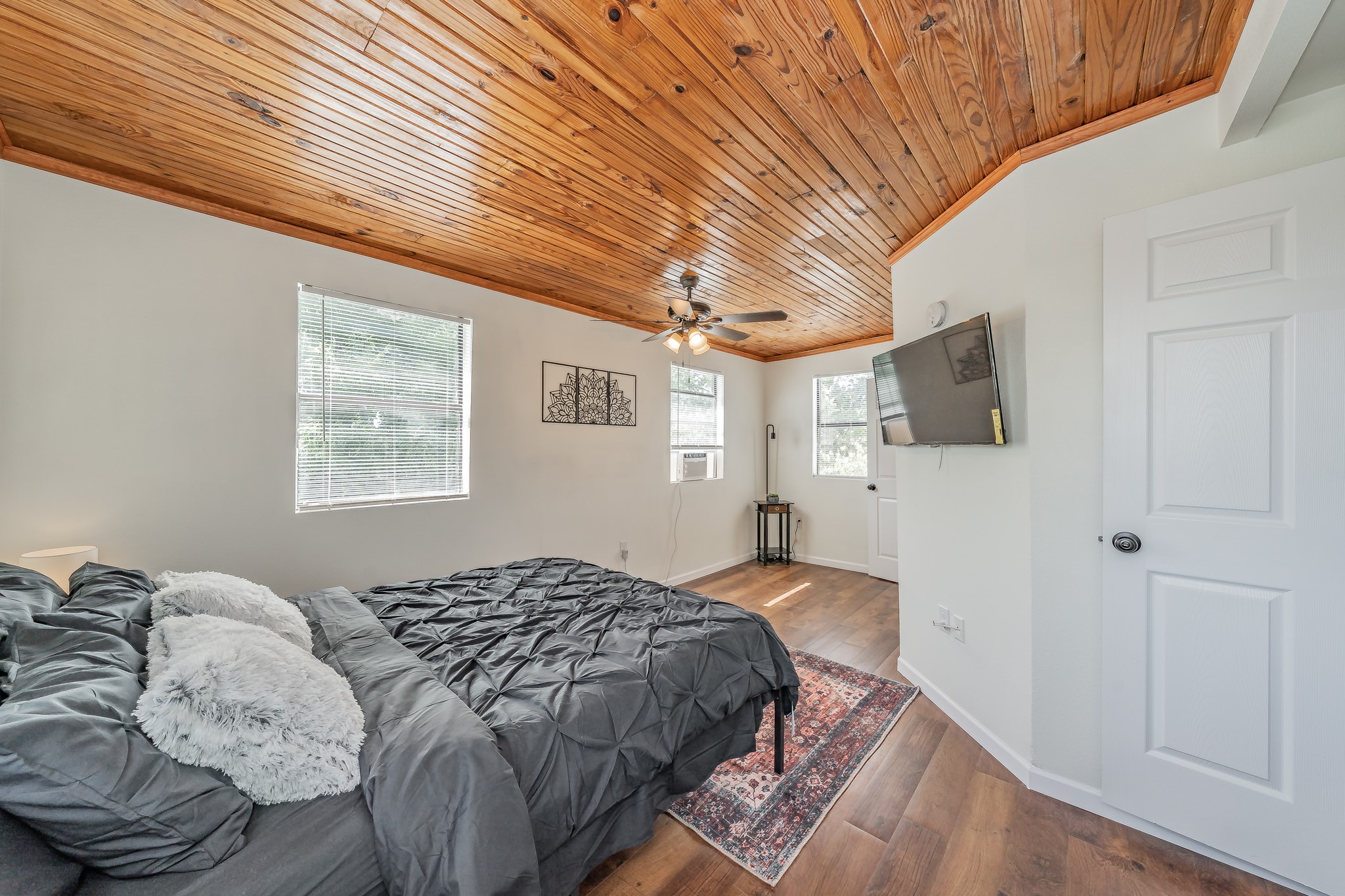 1129 Scenic Drive
