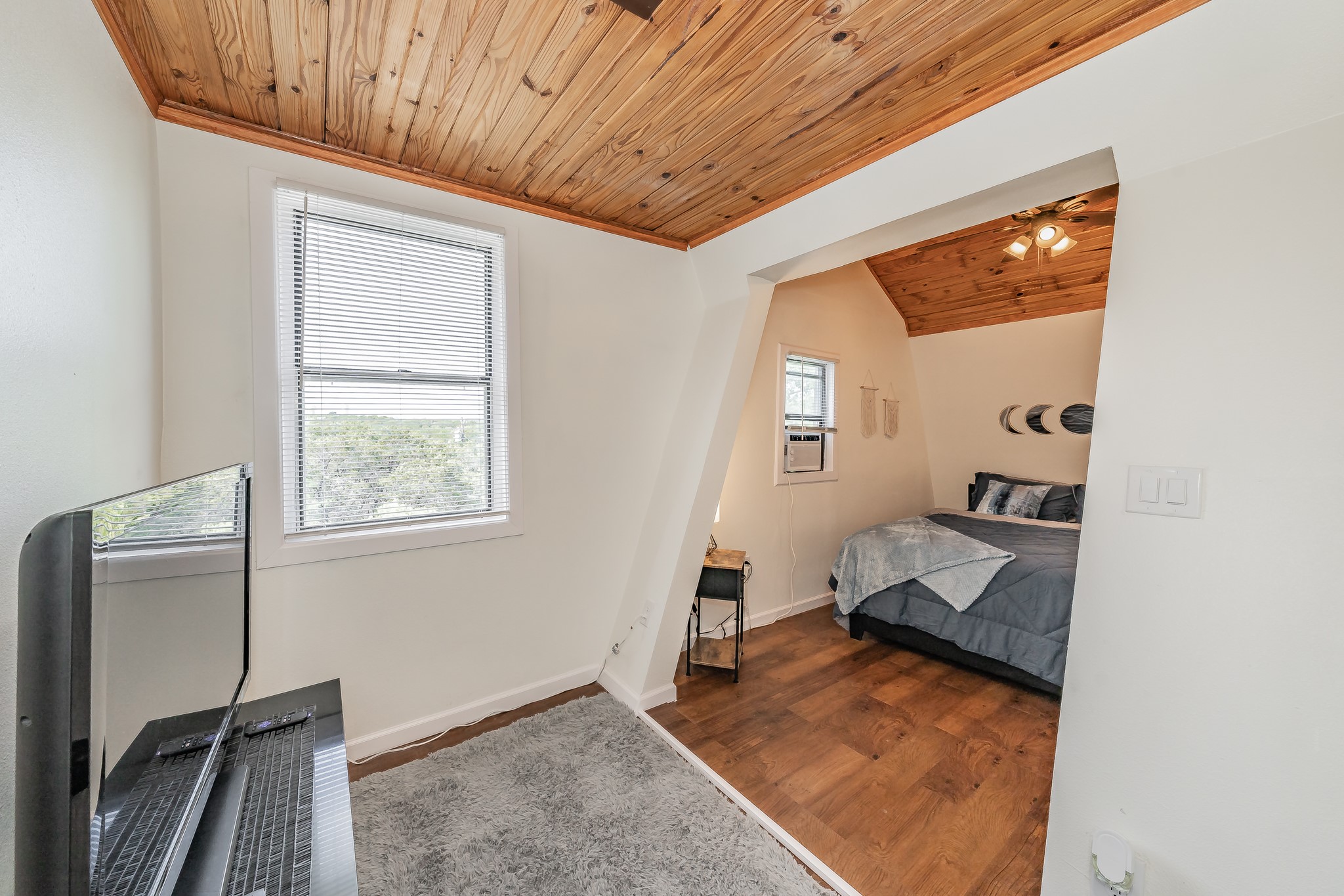 1129 Scenic Drive