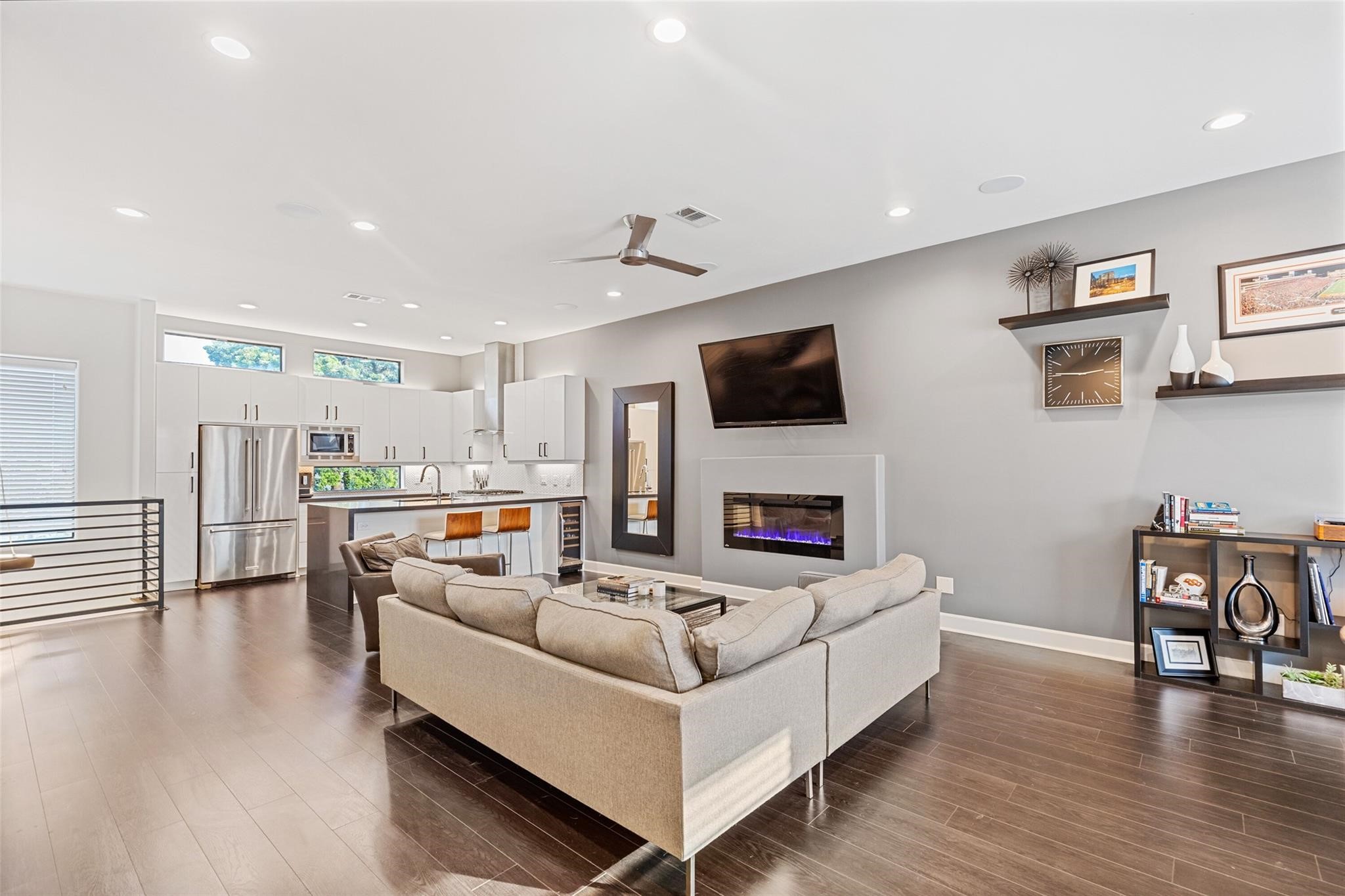 1625 Hickory Street 102