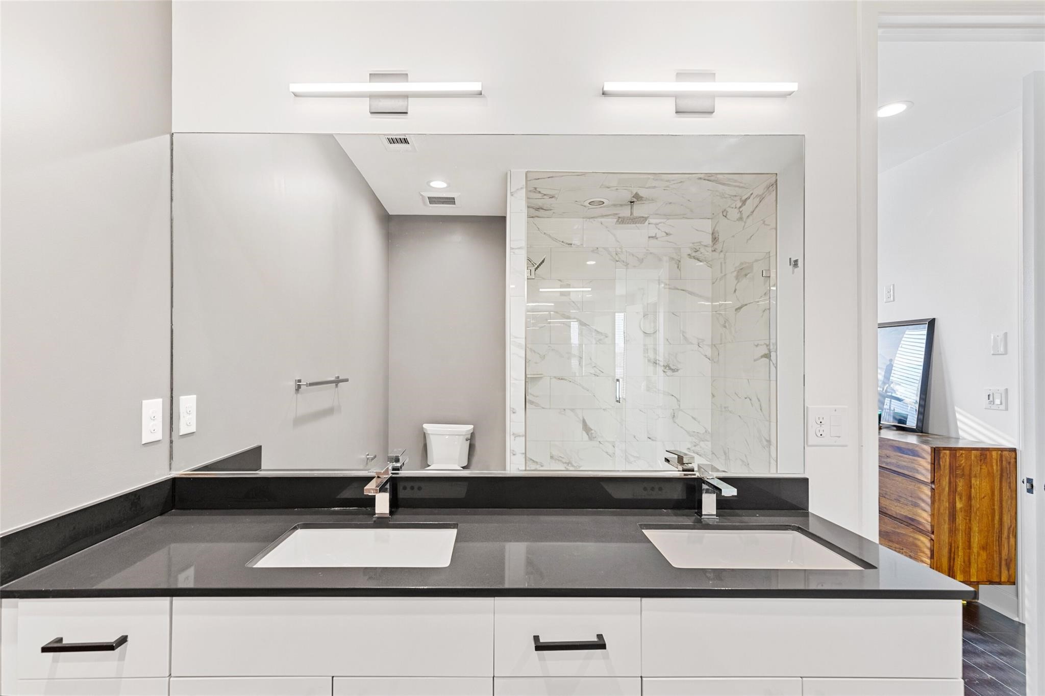 1625 Hickory Street 102