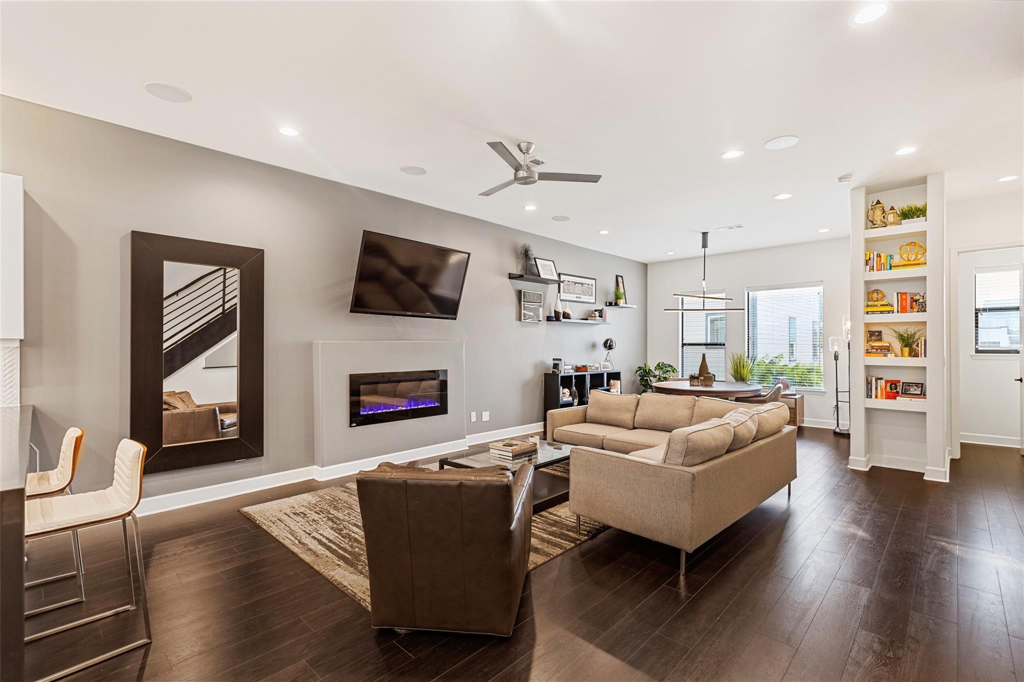 1625 Hickory Street 102