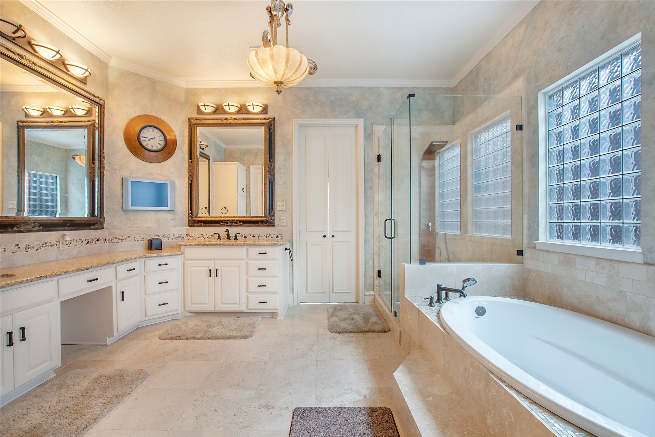 8931 Guernsey Lane