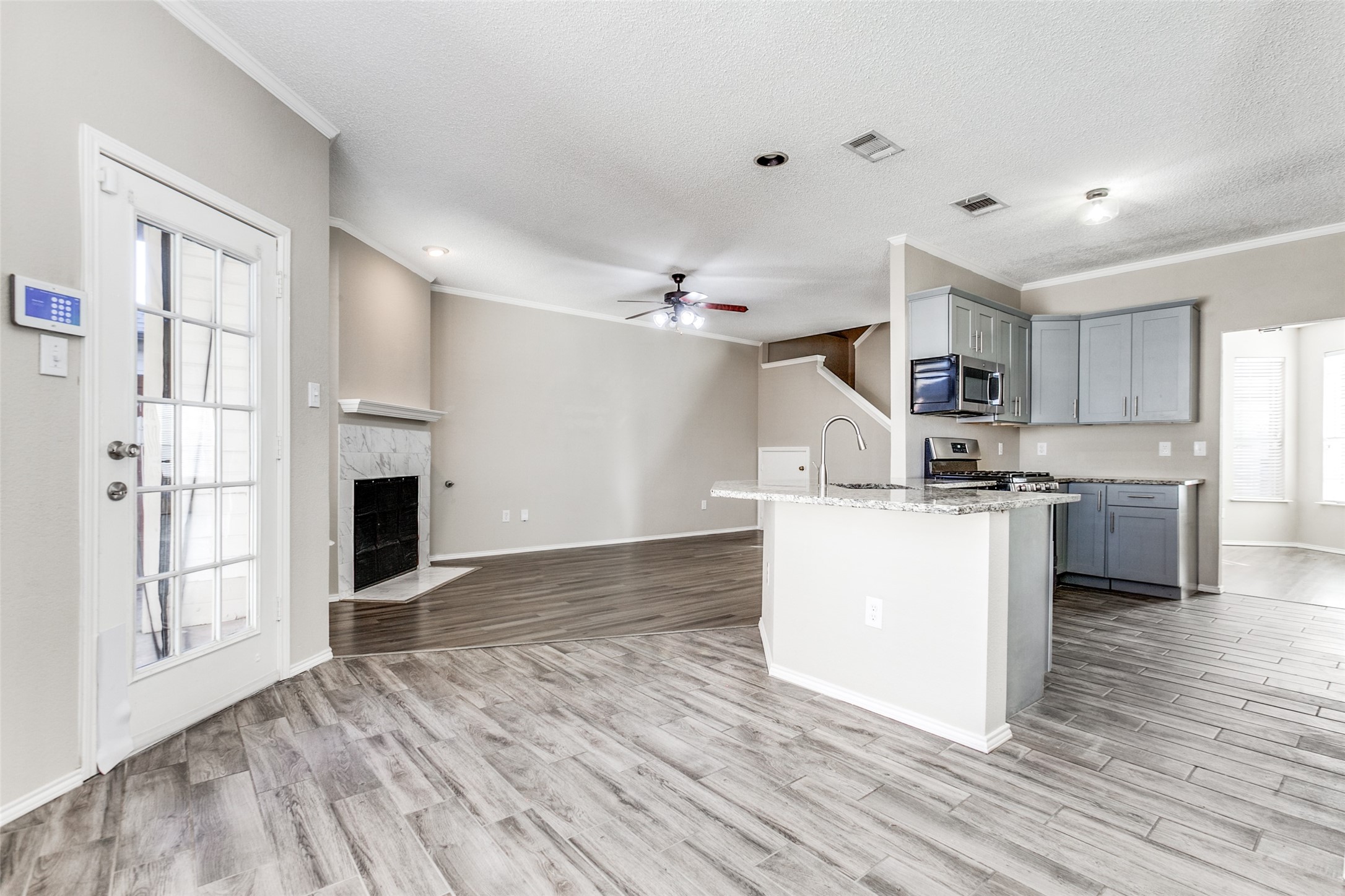 6055 Mapleshade Lane