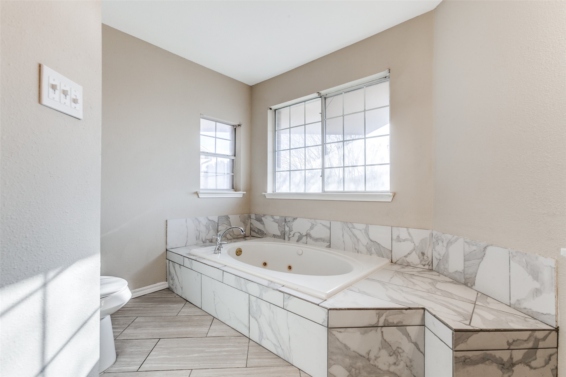 6055 Mapleshade Lane