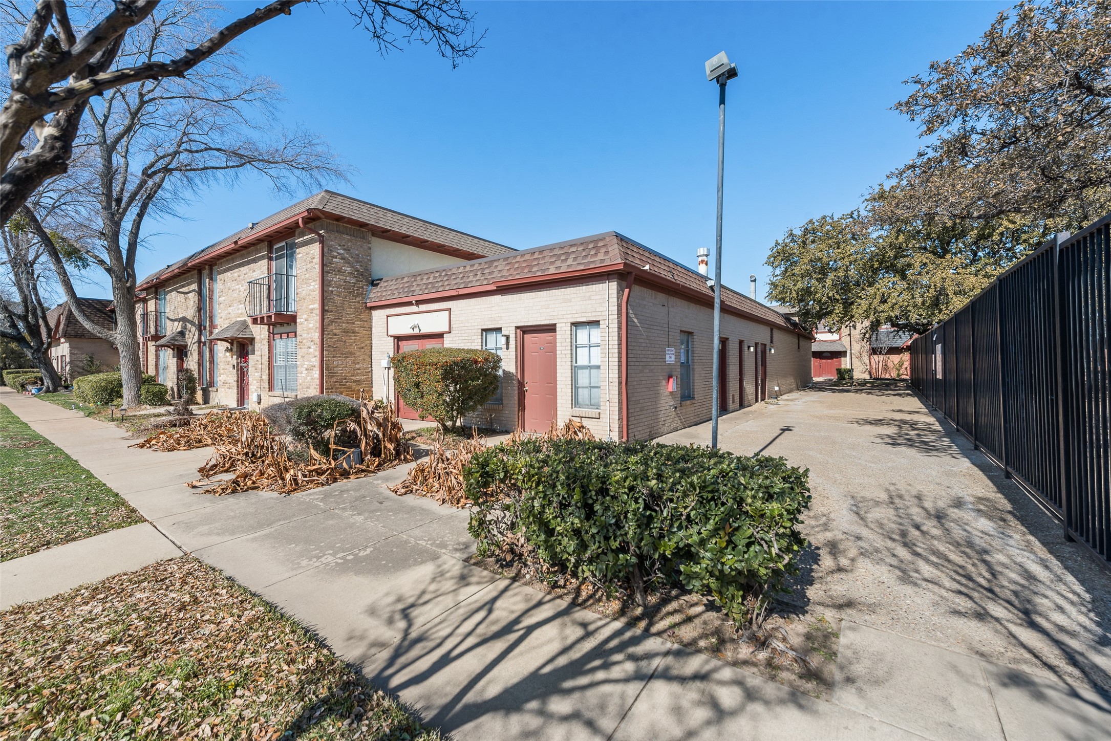1809 E Grauwyler Road 130