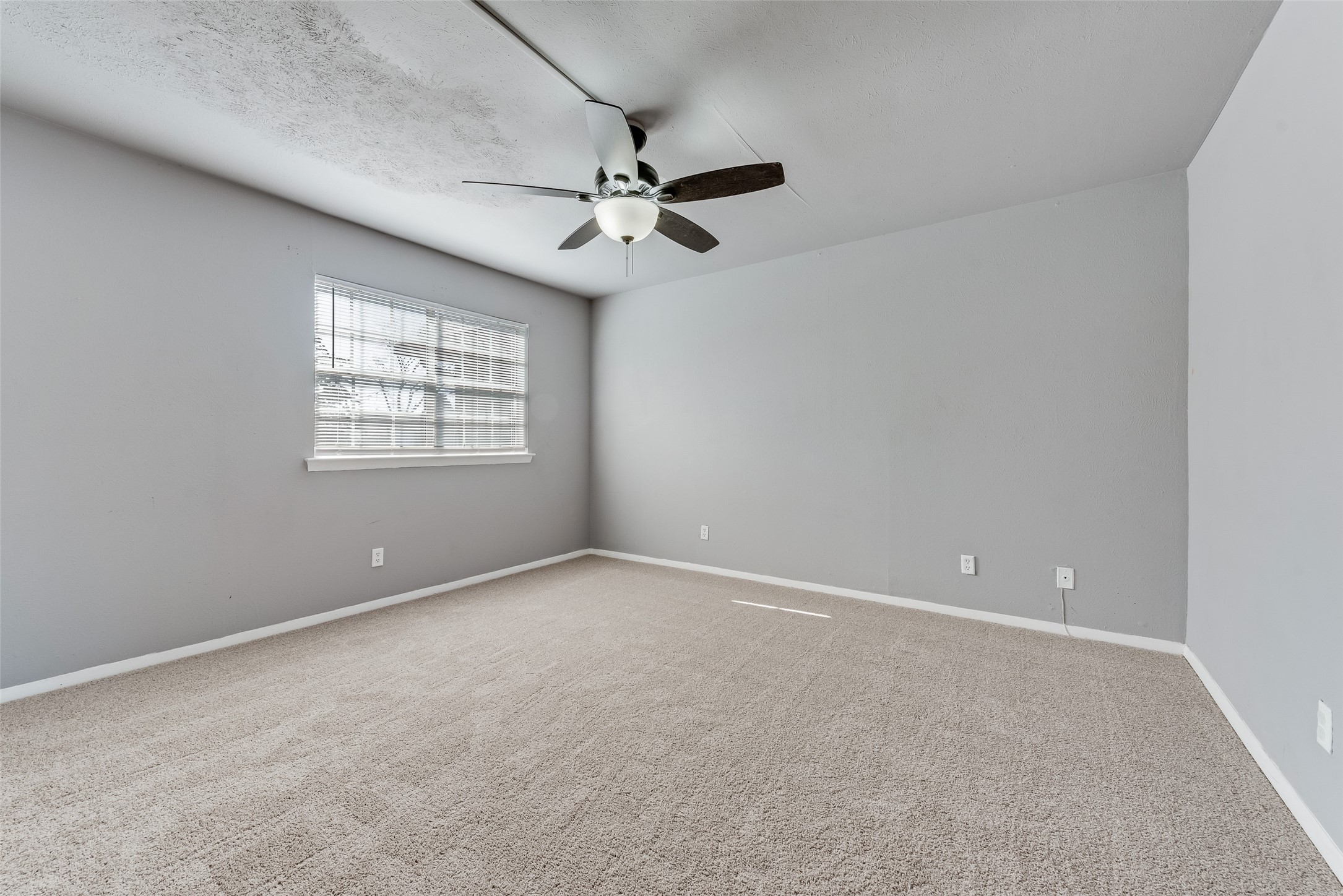 1809 E Grauwyler Road 130