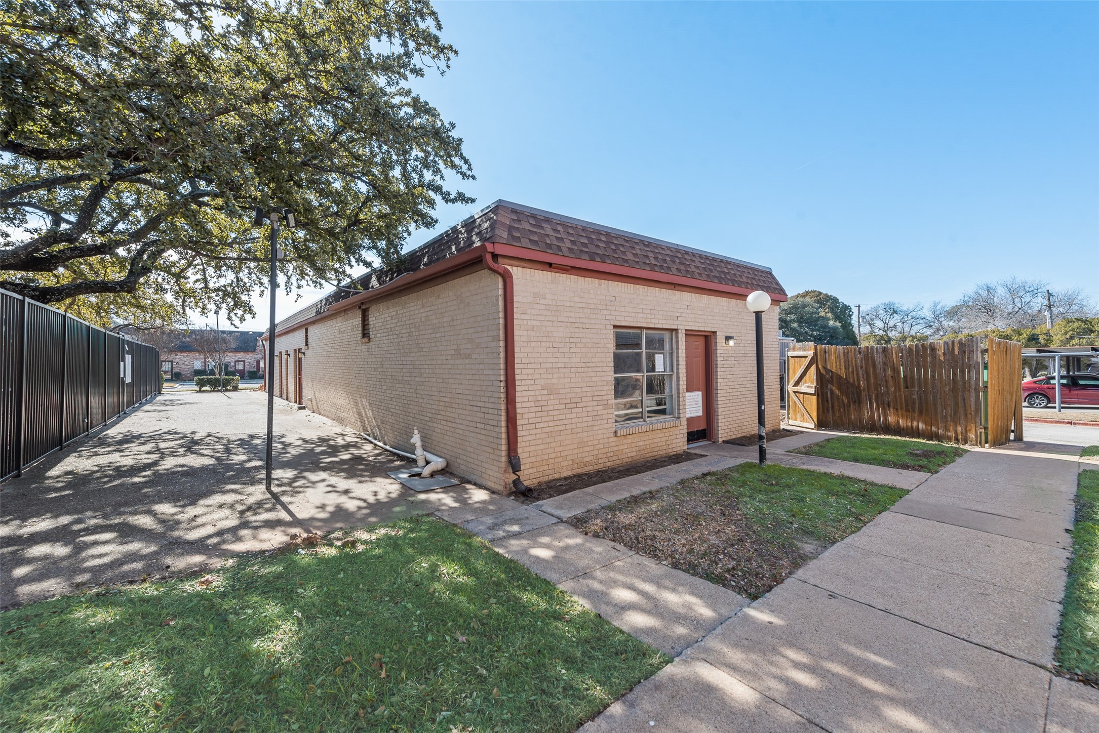 1809 E Grauwyler Road 130