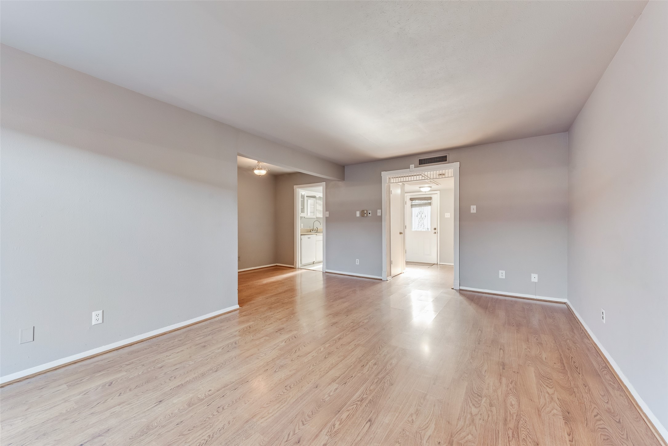 1809 E Grauwyler Road 130