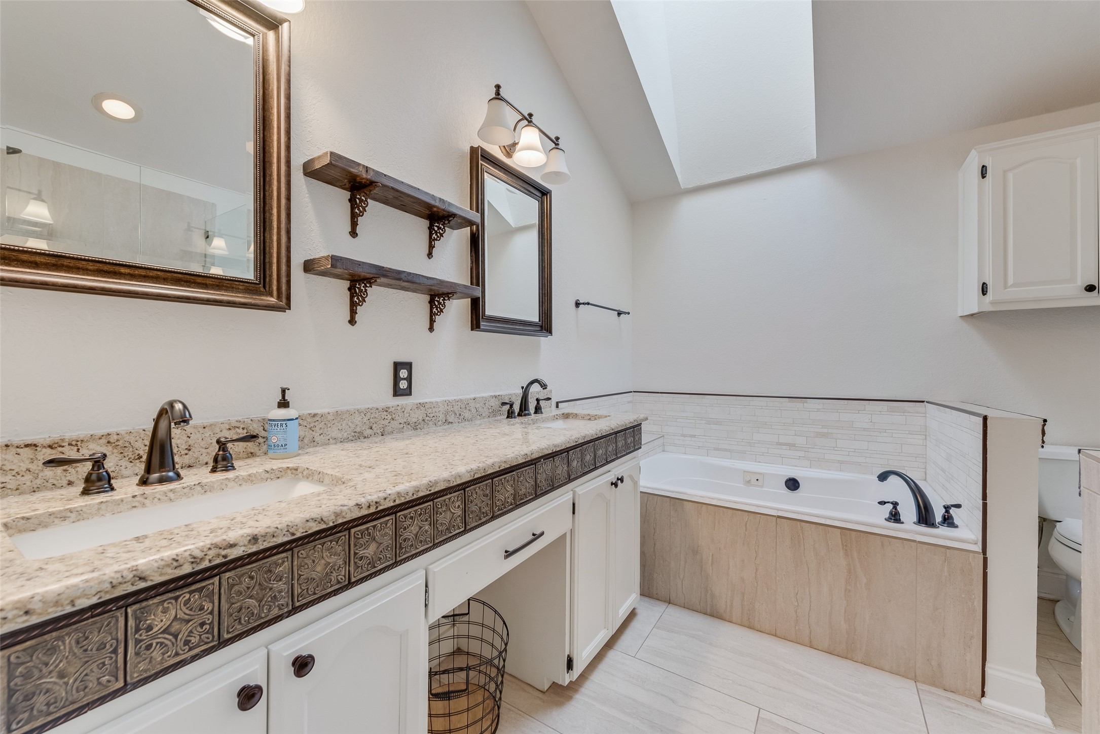 5016 Pershing Street