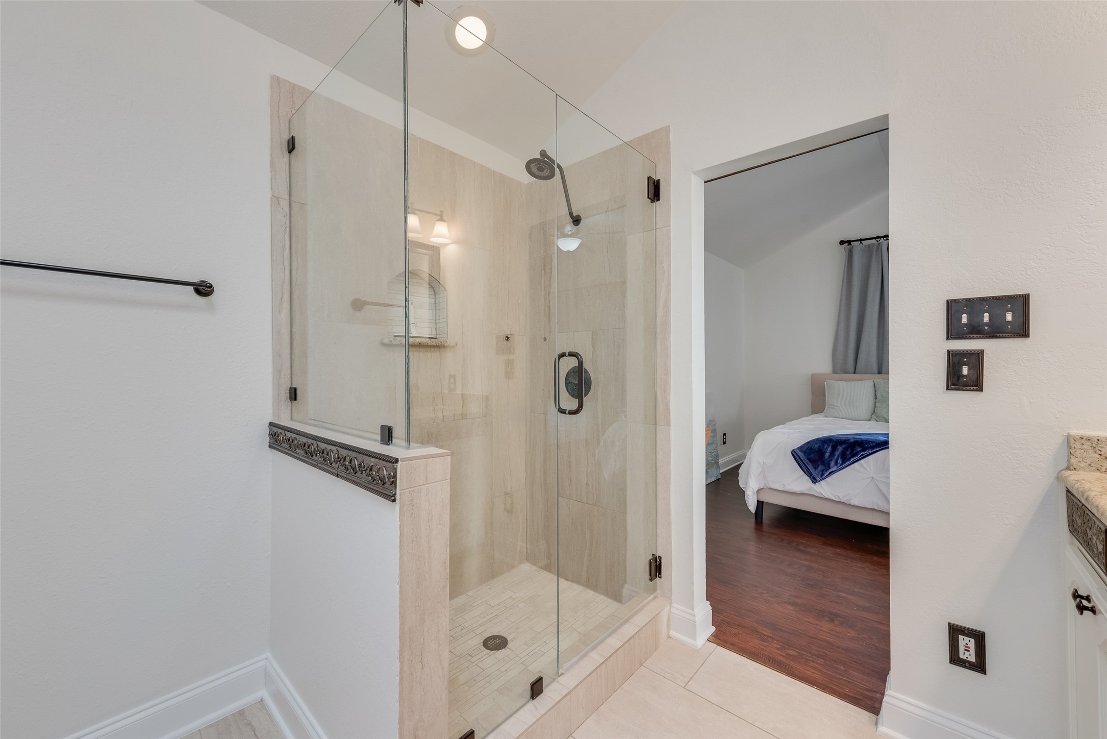 5016 Pershing Street