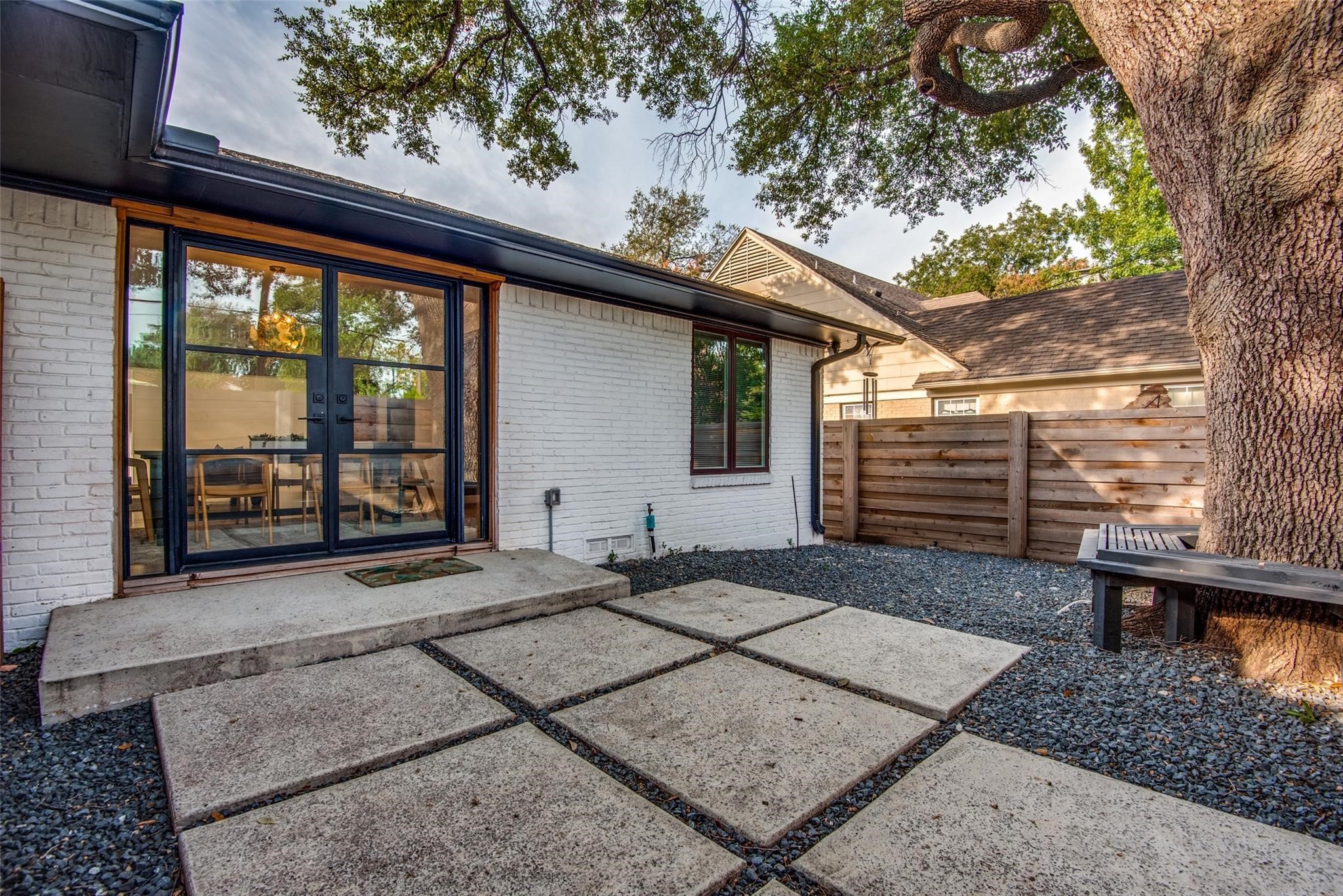 5346 W Mockingbird Lane