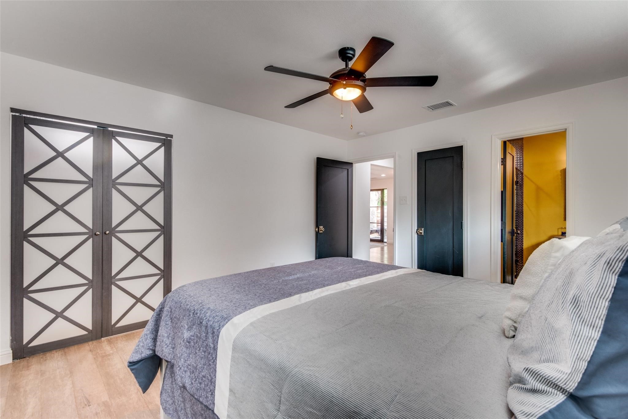 5346 W Mockingbird Lane