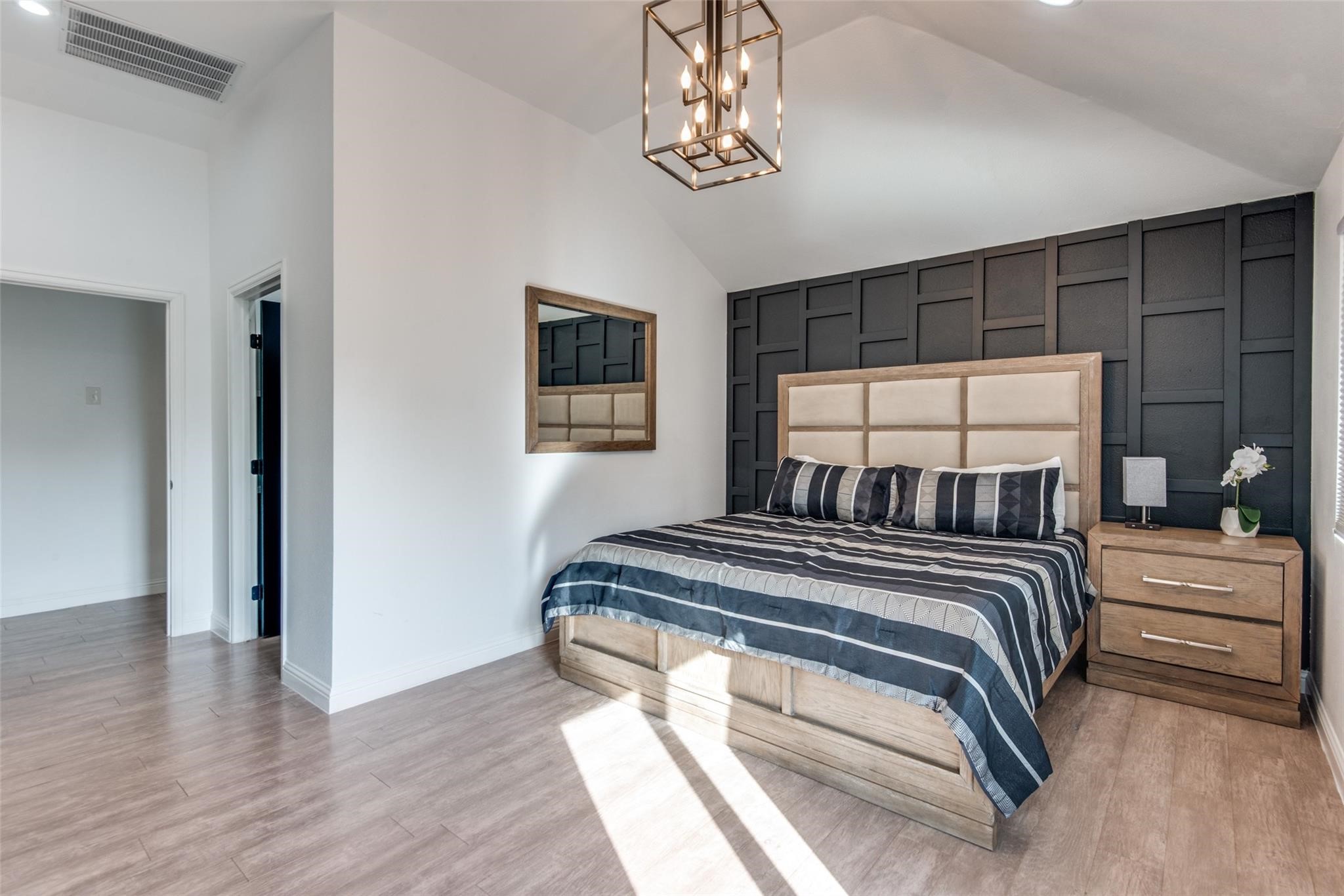 5346 W Mockingbird Lane