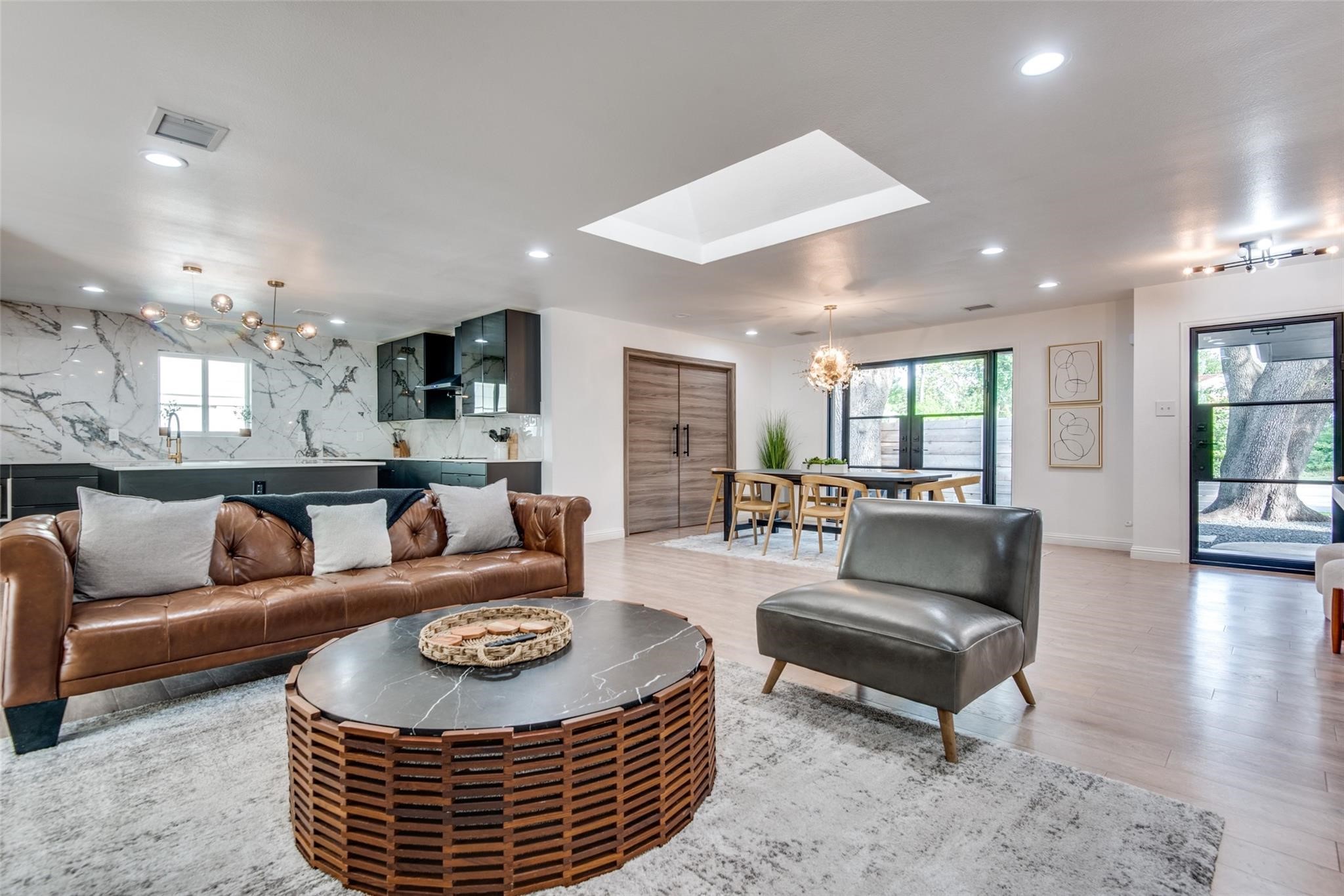 5346 W Mockingbird Lane