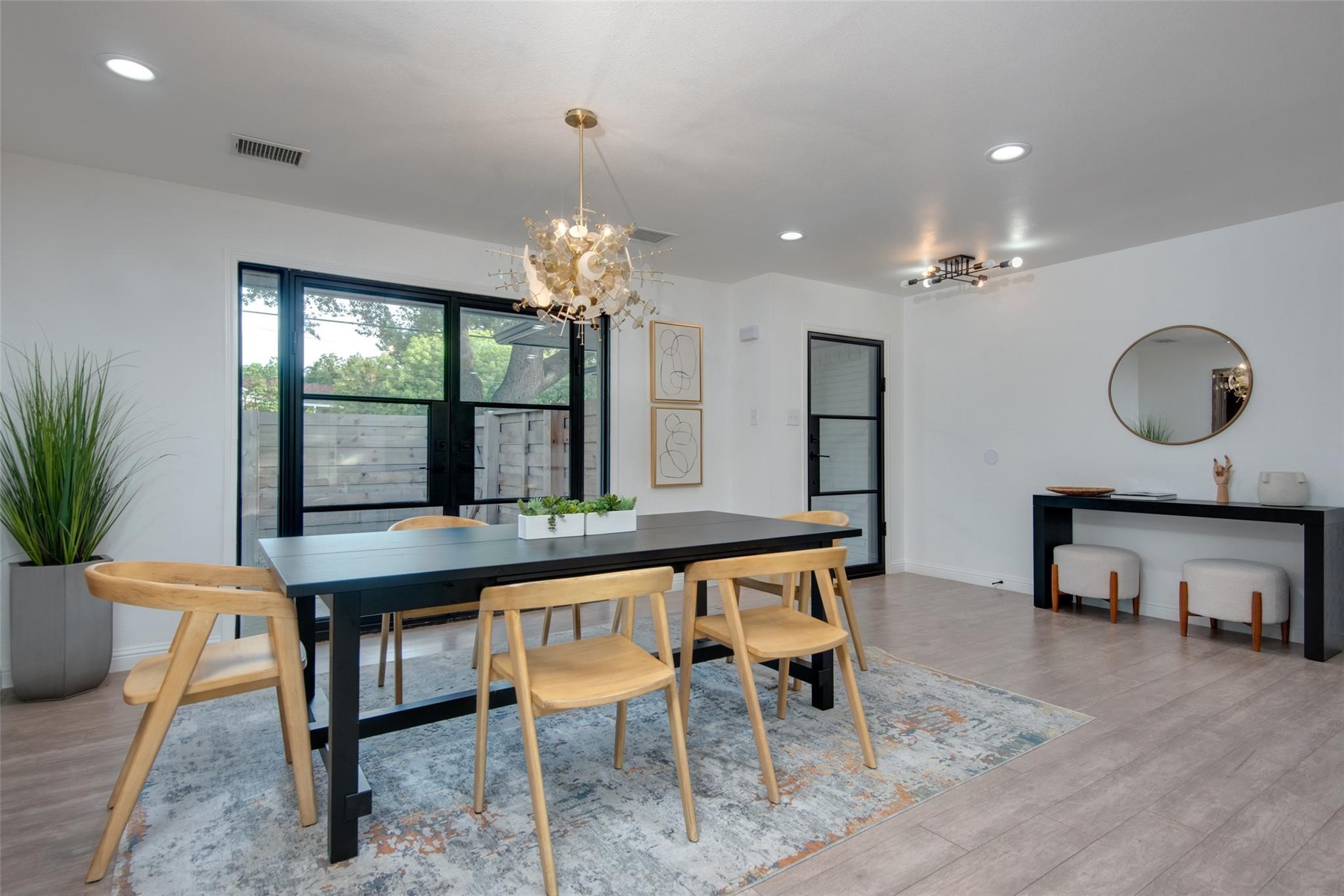5346 W Mockingbird Lane