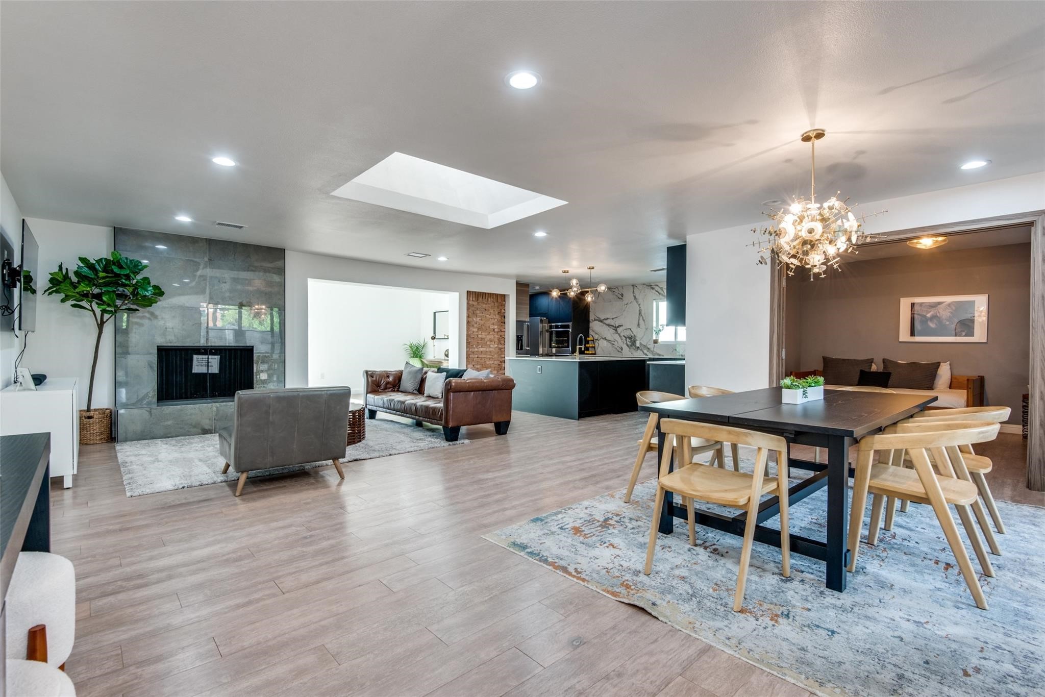 5346 W Mockingbird Lane