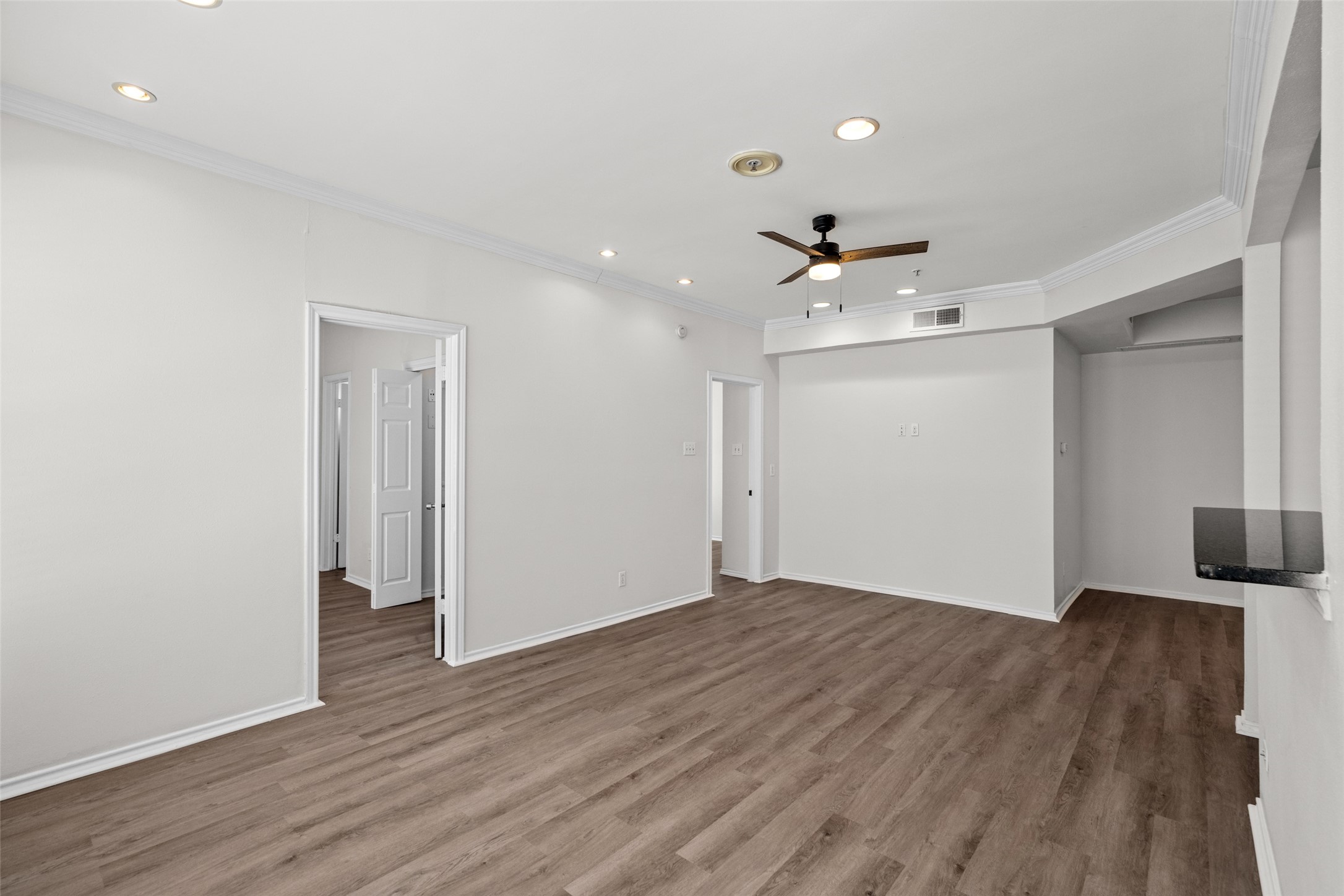 4104 N Hall Street 216