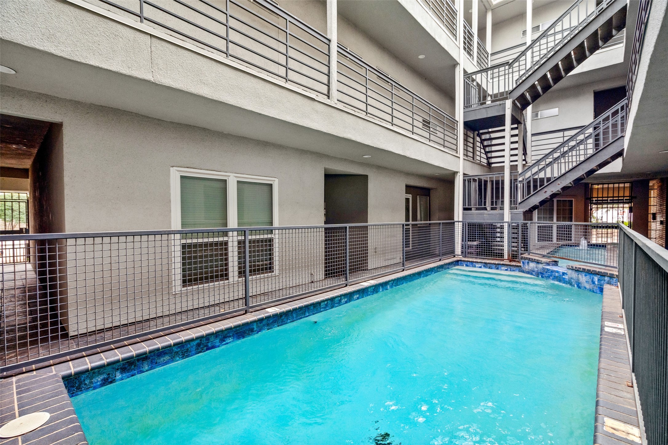 4104 N Hall Street 216