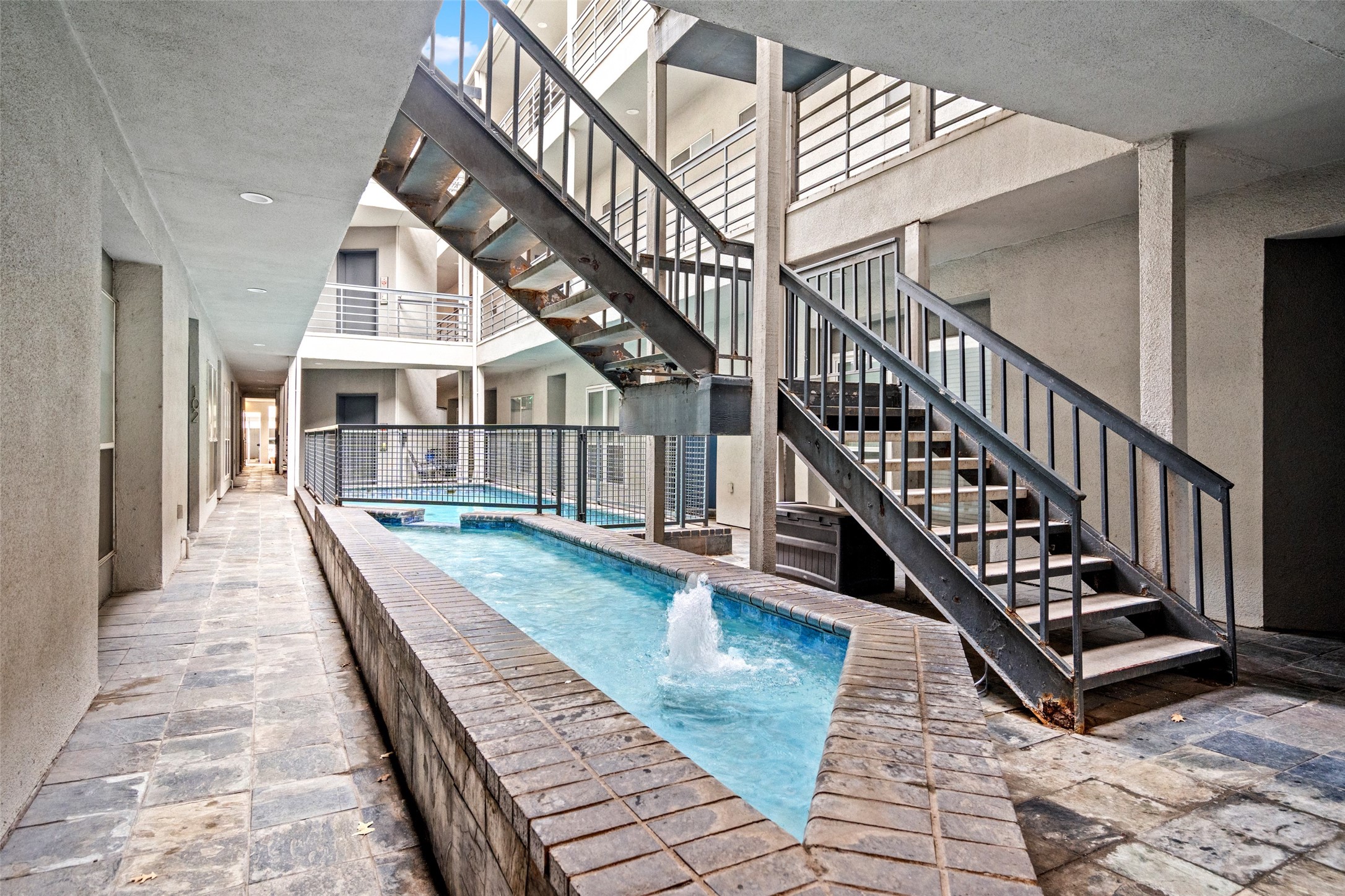 4104 N Hall Street 216