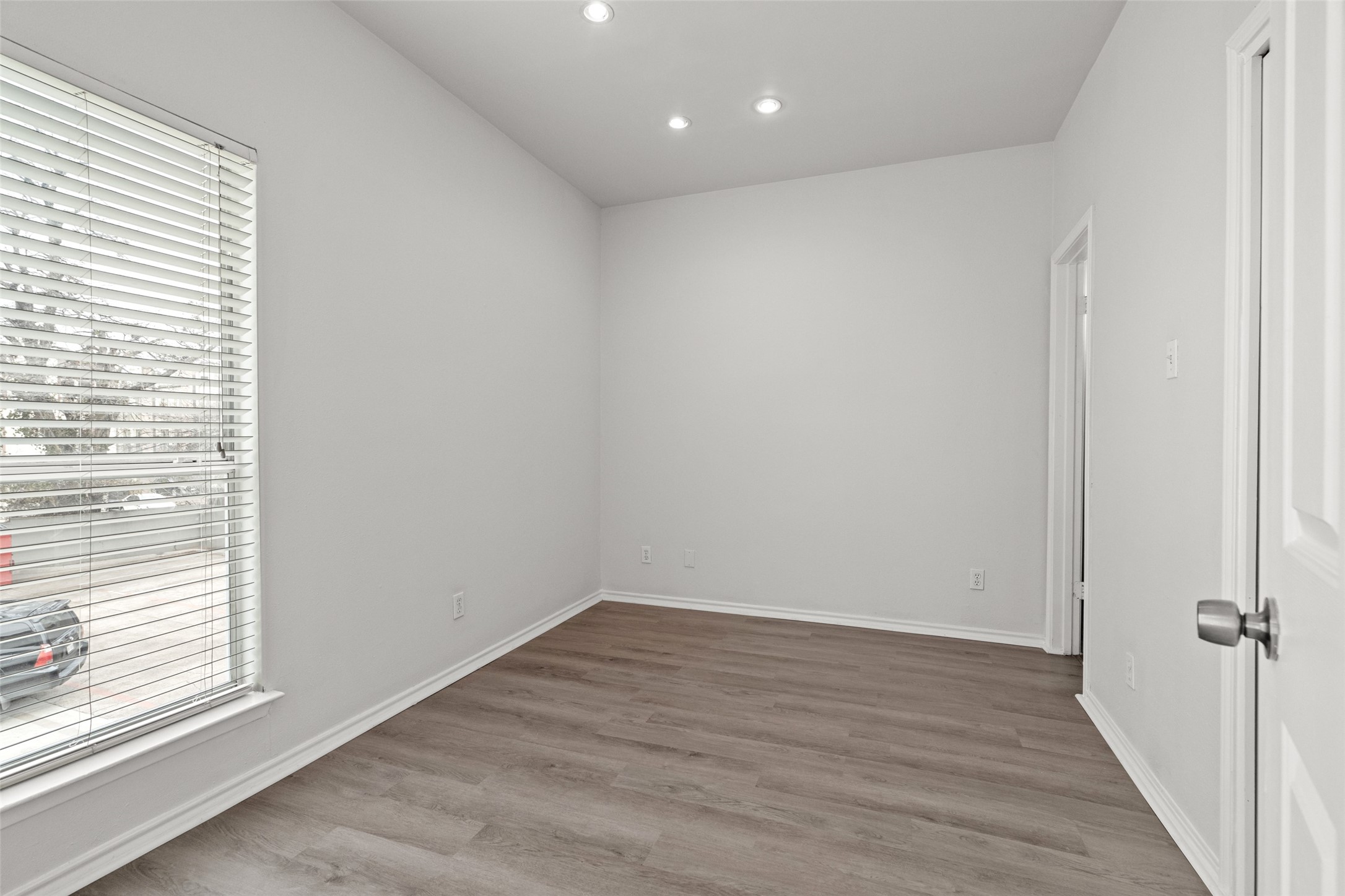 4104 N Hall Street 216