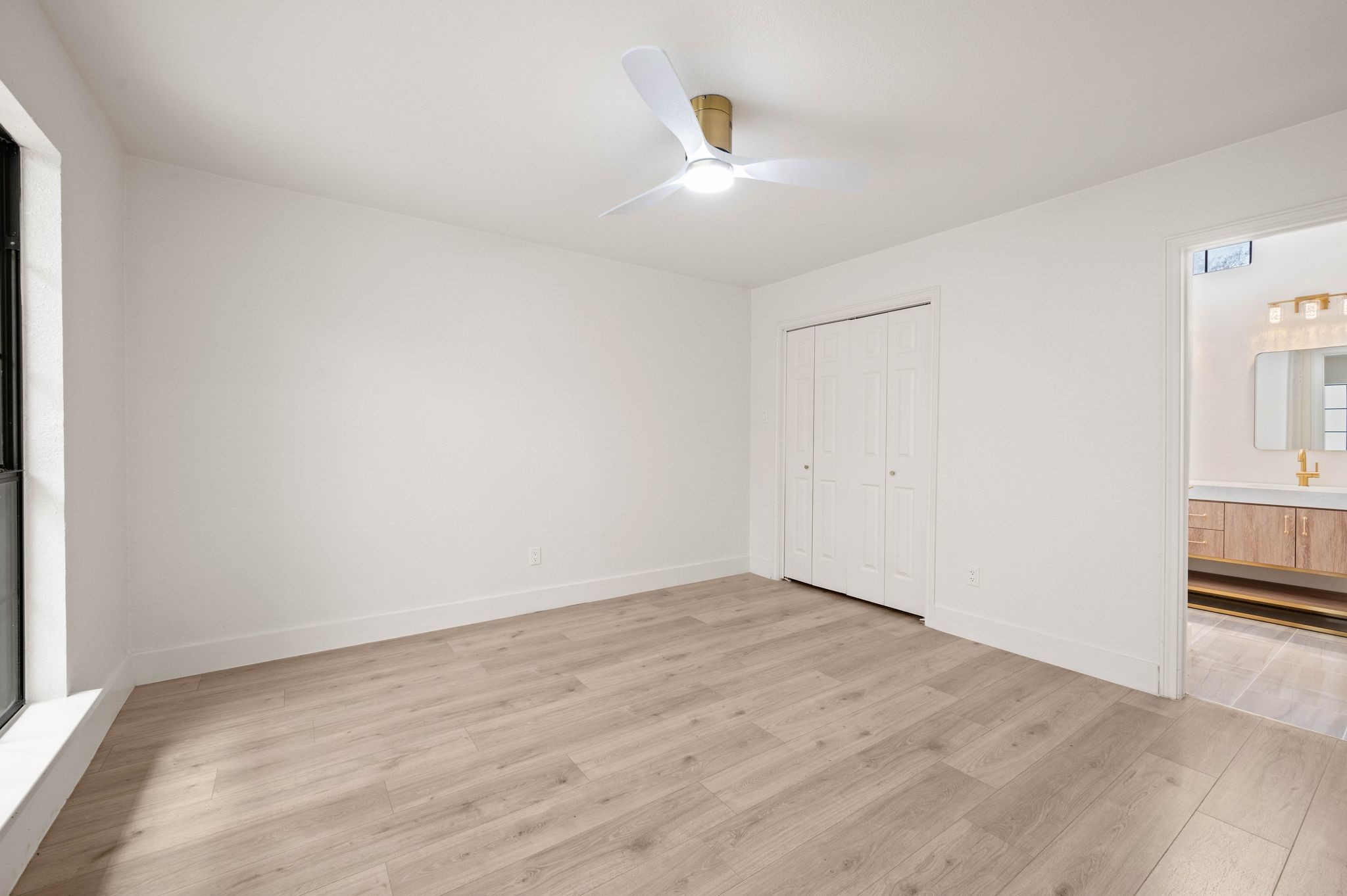 2905 Crestline Drive