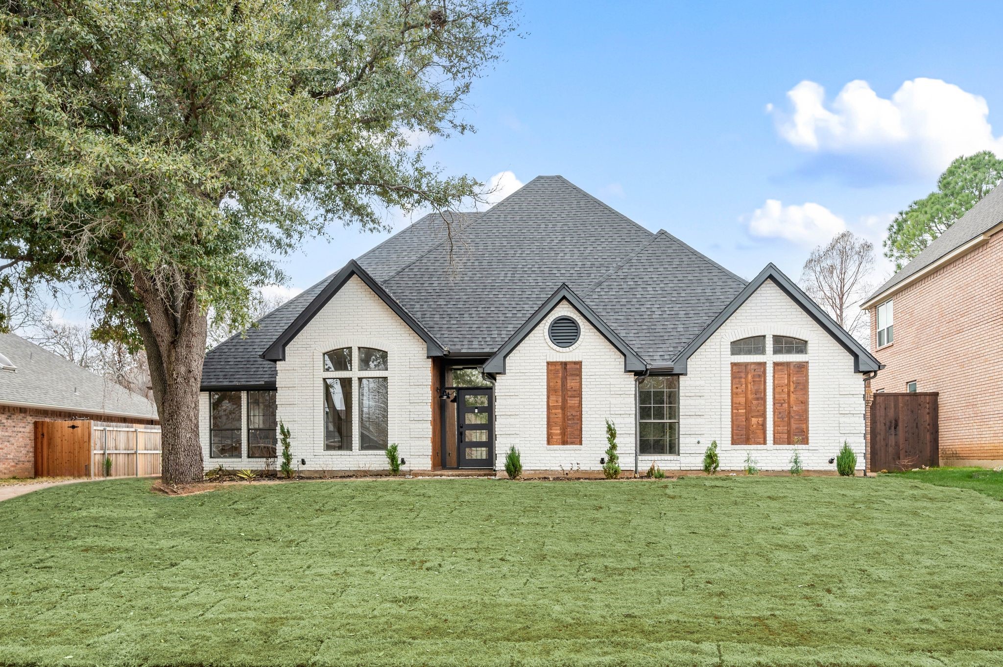 2905 Crestline Drive