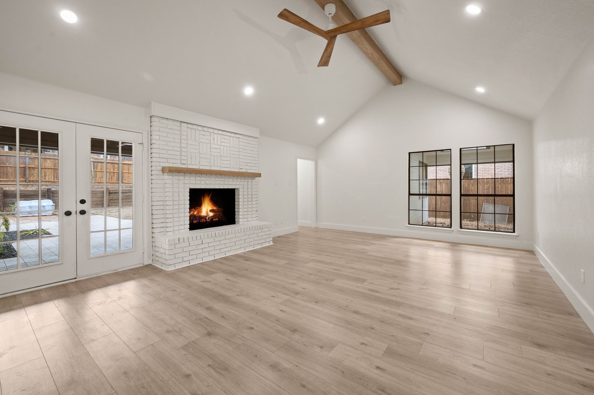 2905 Crestline Drive