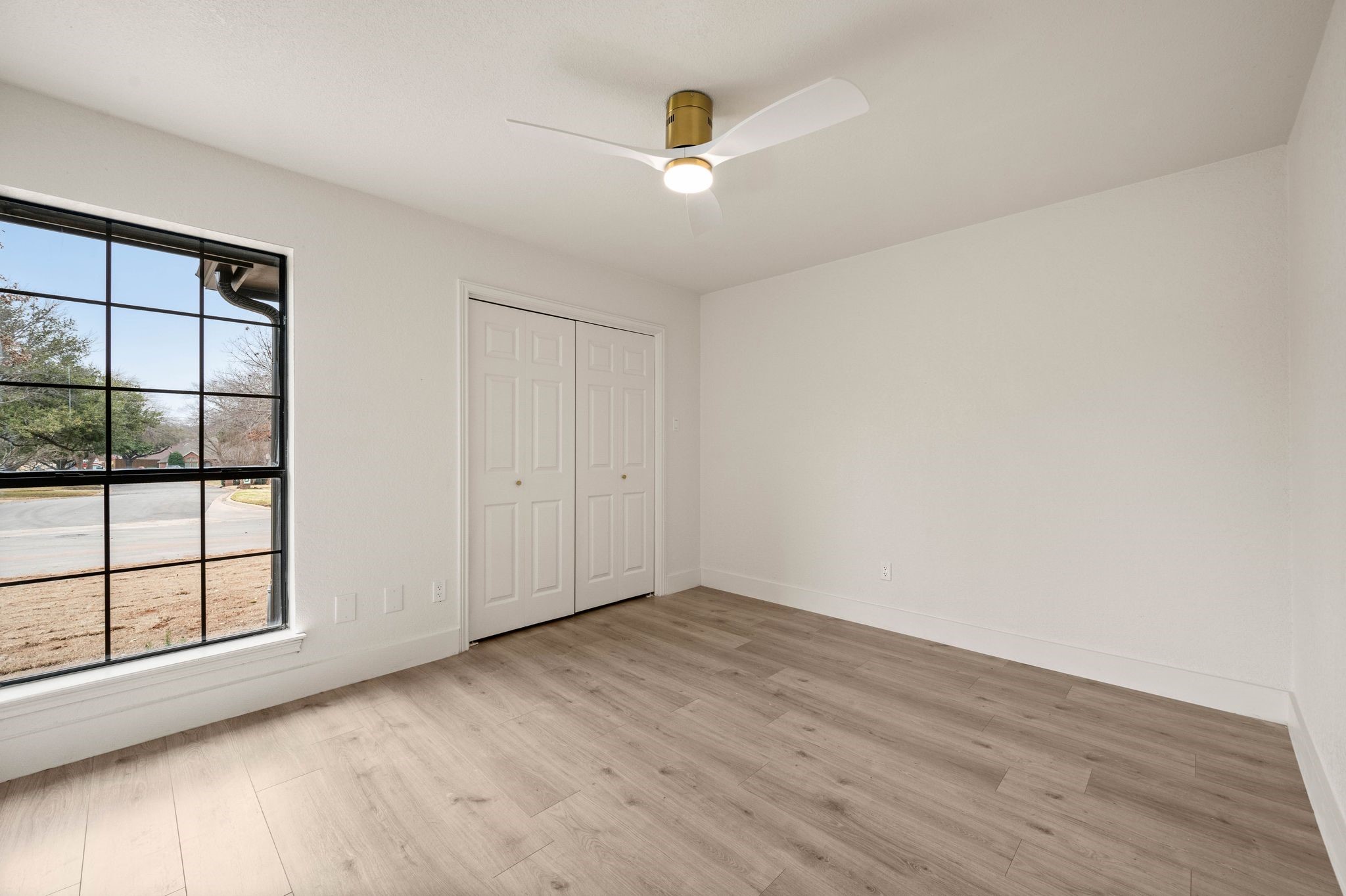 2905 Crestline Drive