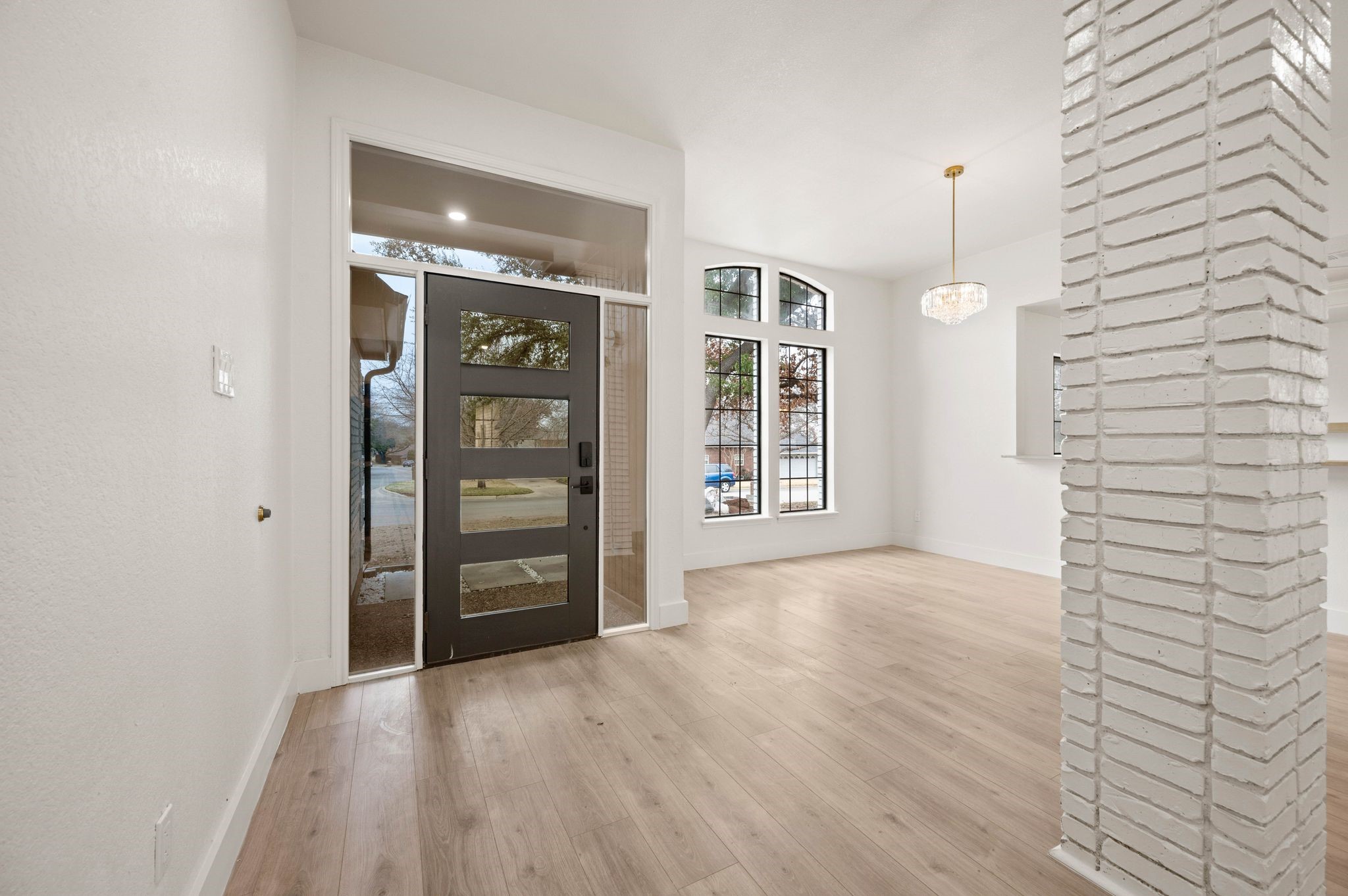 2905 Crestline Drive
