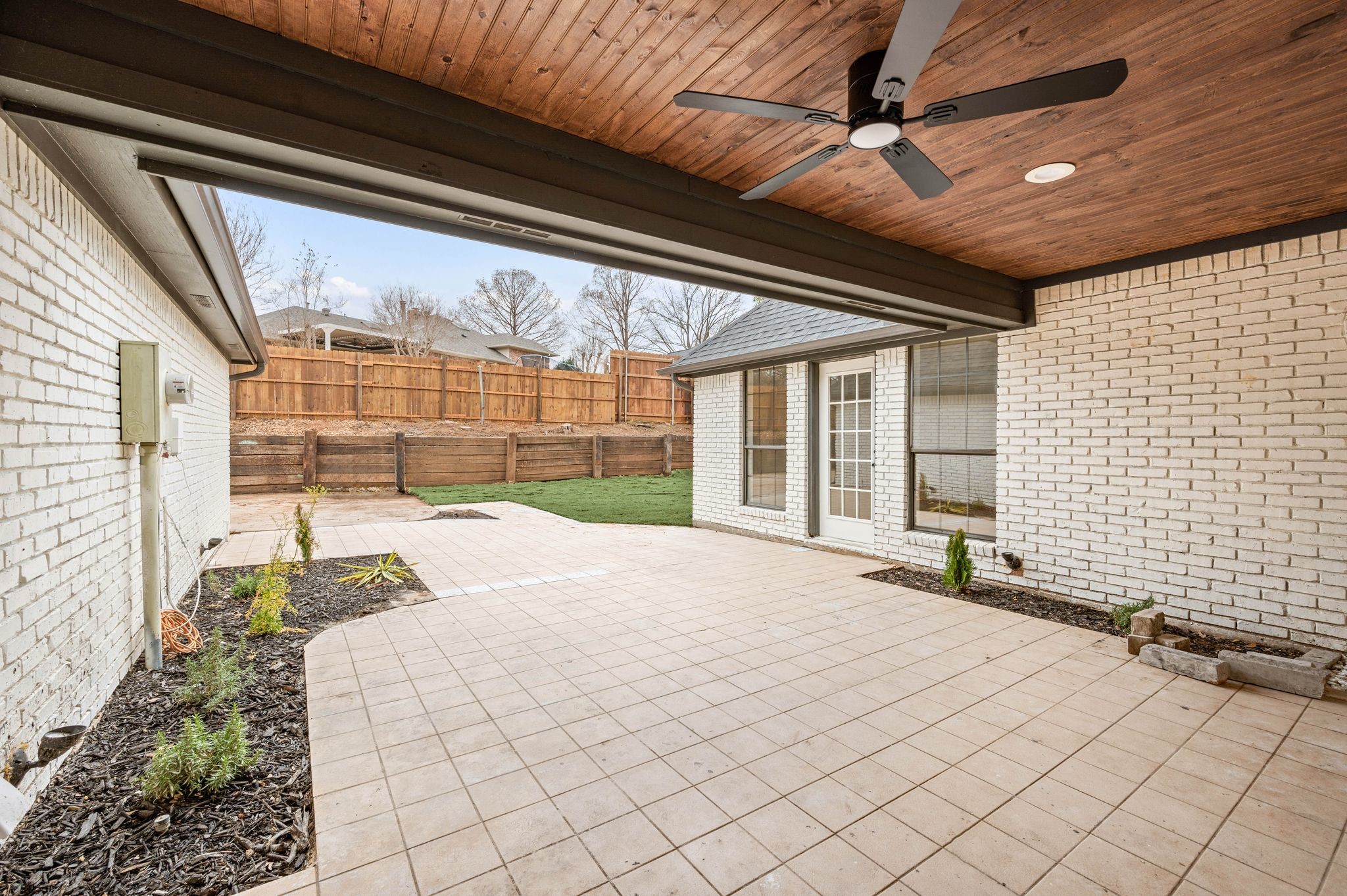 2905 Crestline Drive