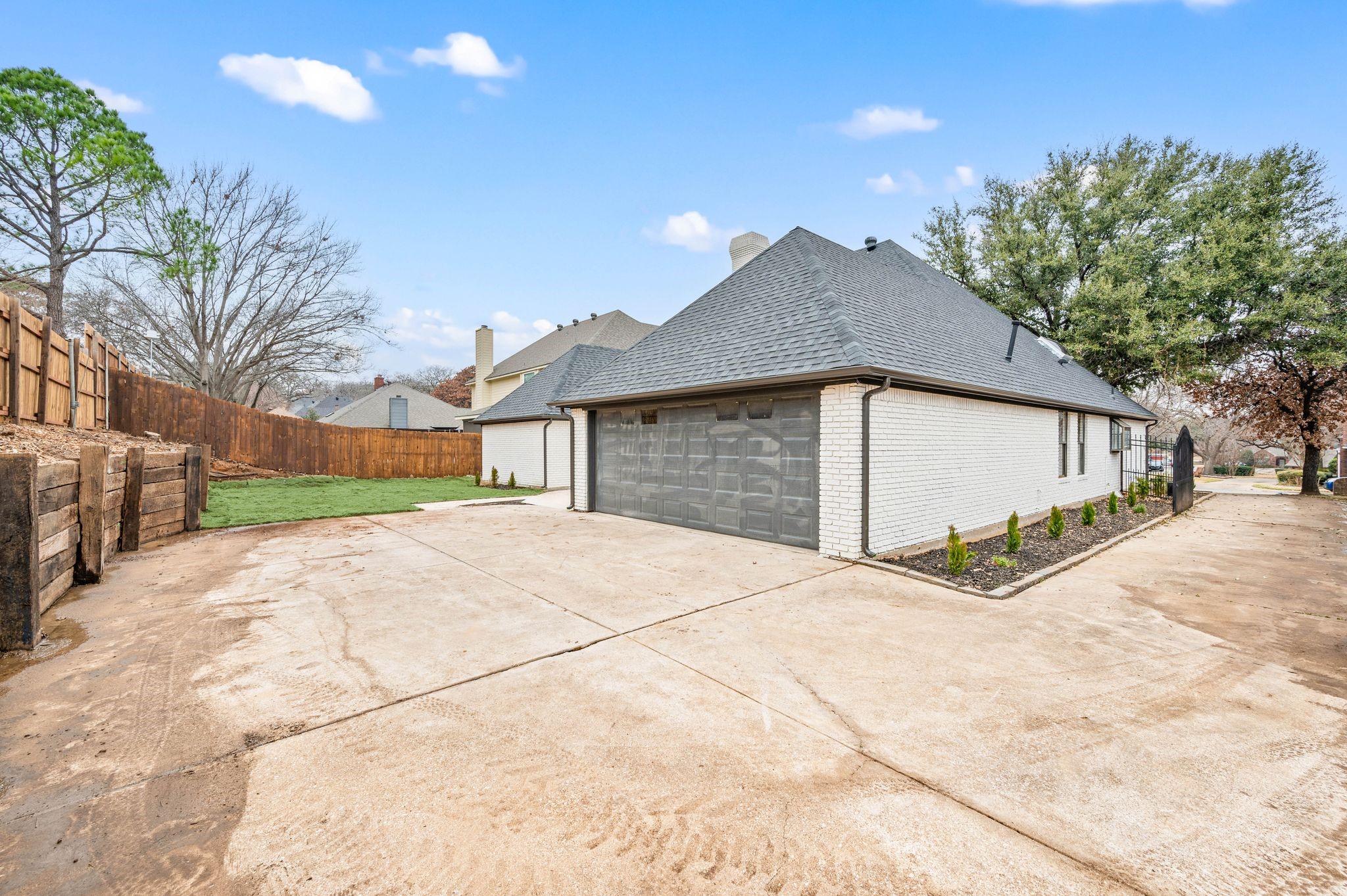 2905 Crestline Drive