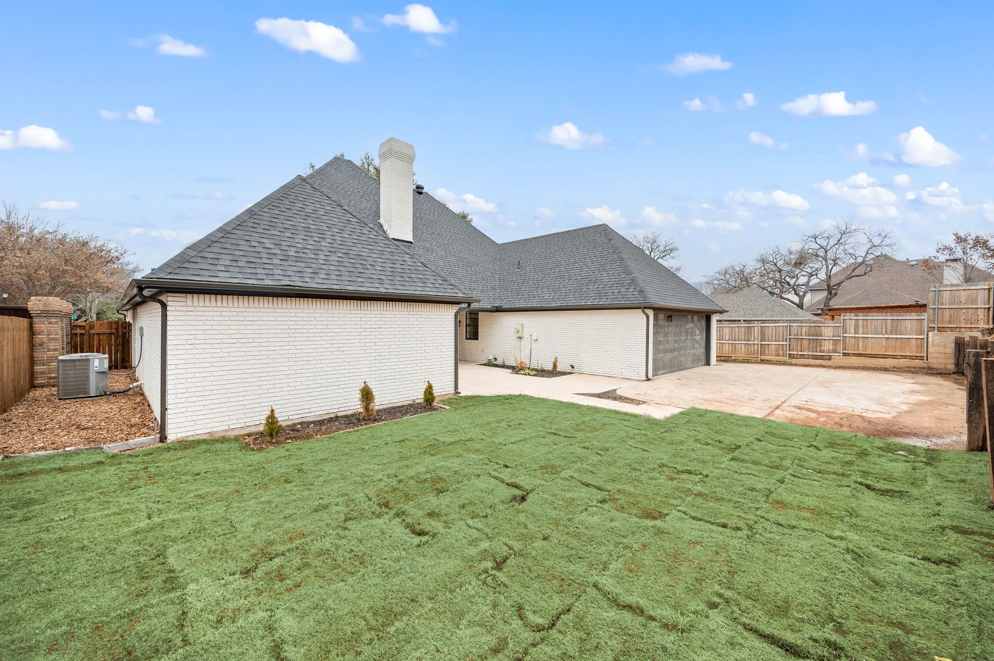 2905 Crestline Drive