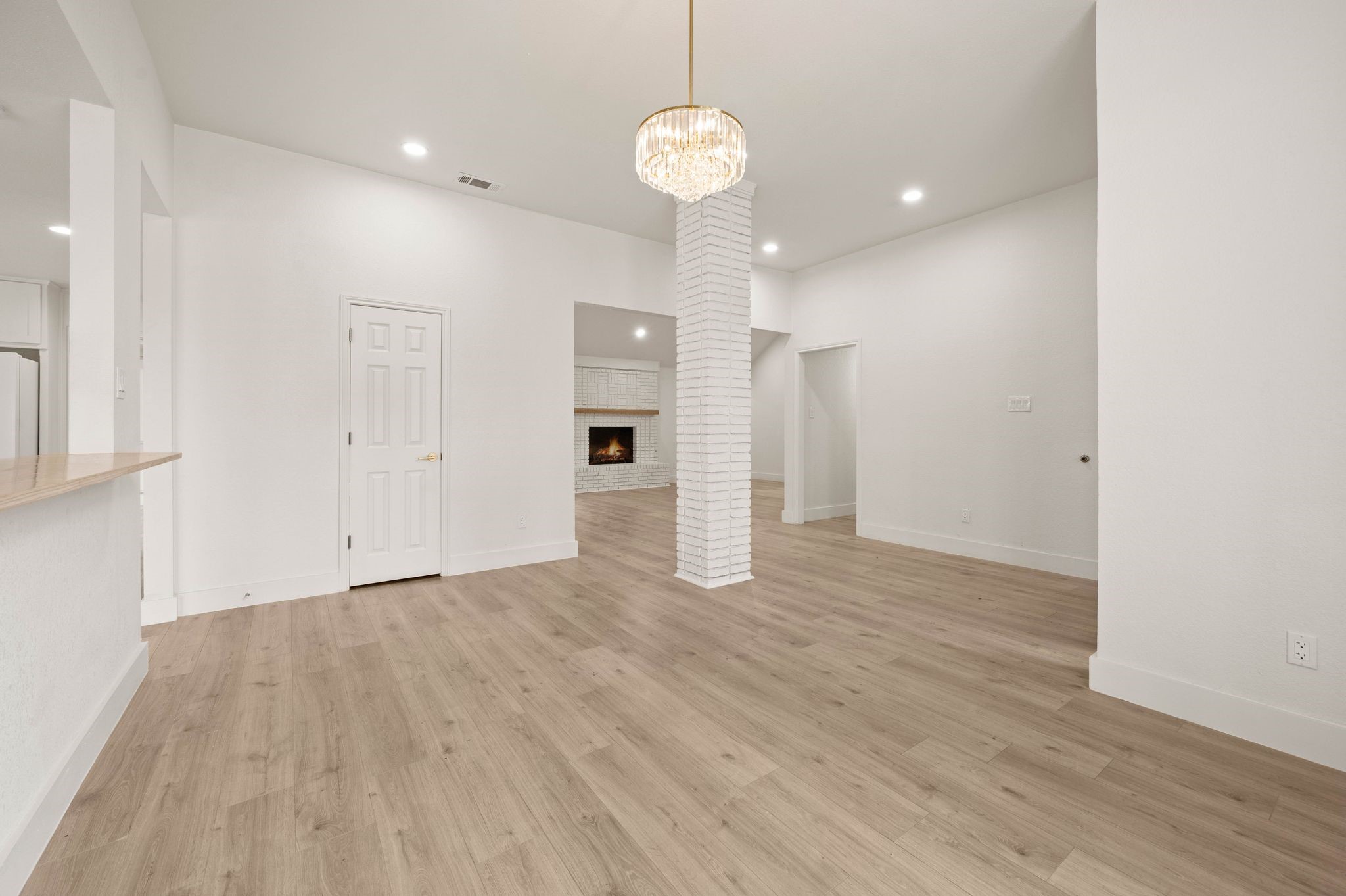 2905 Crestline Drive