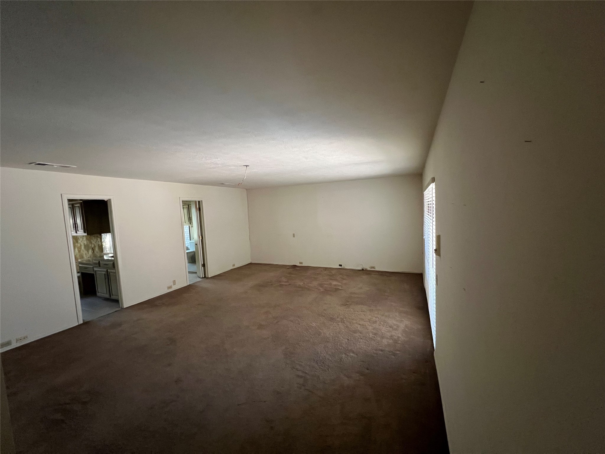 16918 Hunters Point Drive